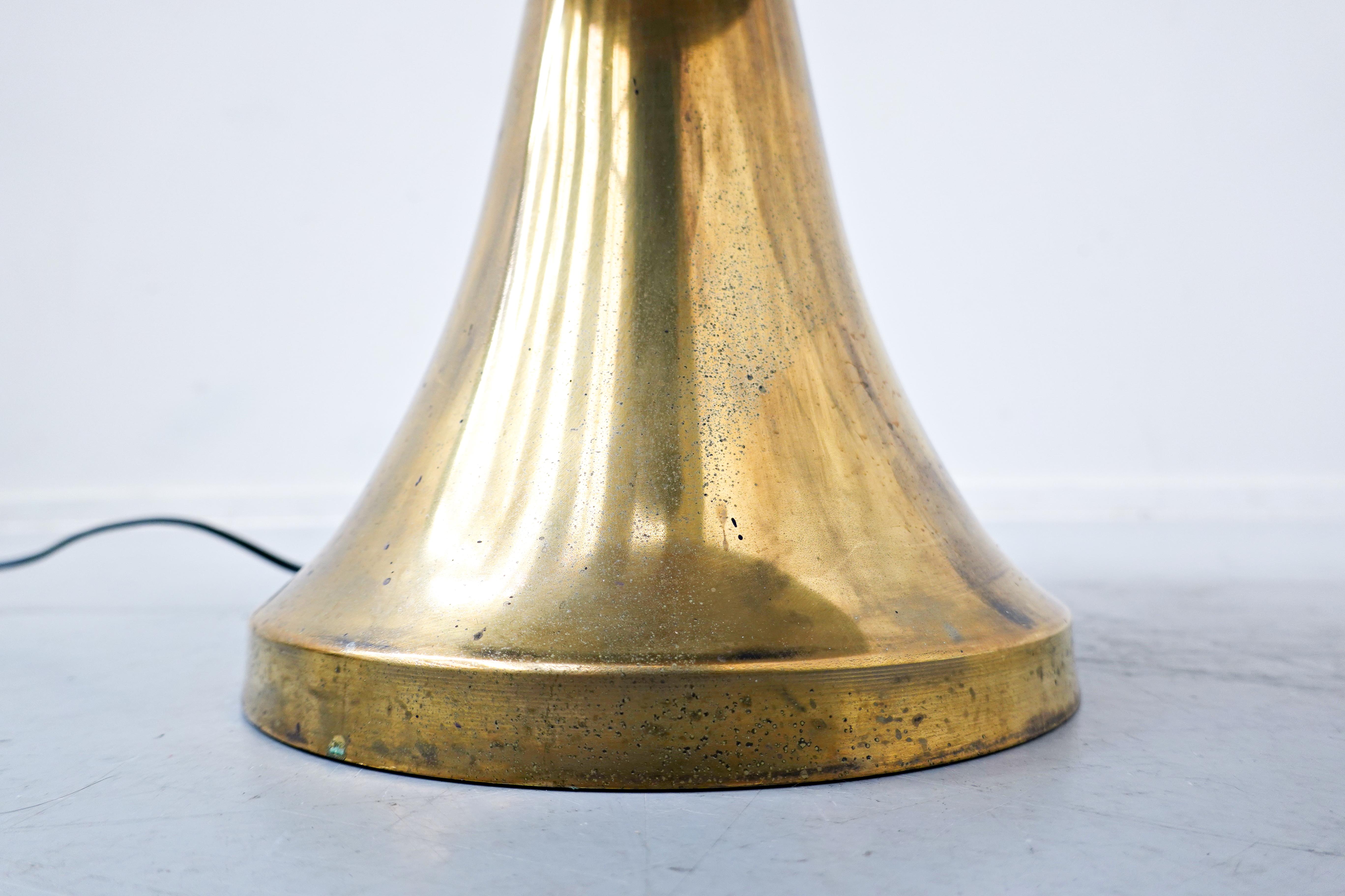 Pair of Modern Italian Brass and Bamboo Table Lamp For Sale 3