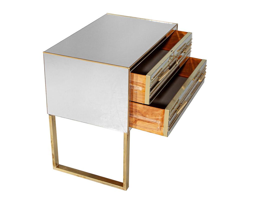Pair of Modern Italian Brass and Mirror Nightstand Chests In Good Condition For Sale In North York, ON