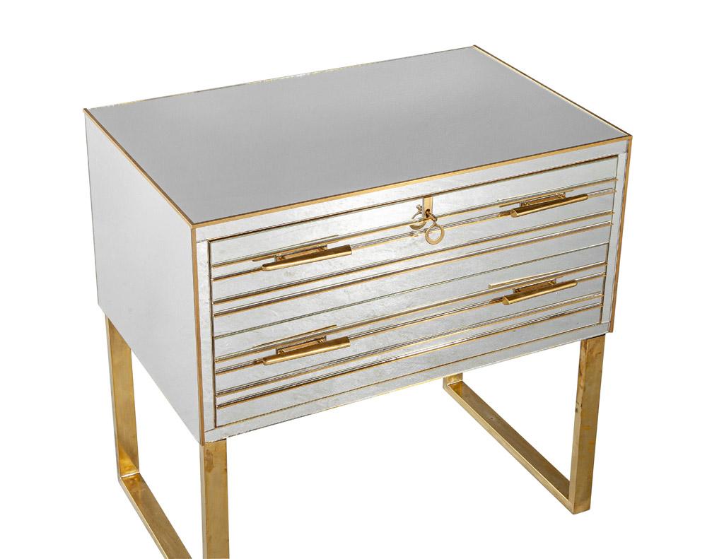 Pair of Modern Italian Brass and Mirror Nightstand Chests For Sale 2