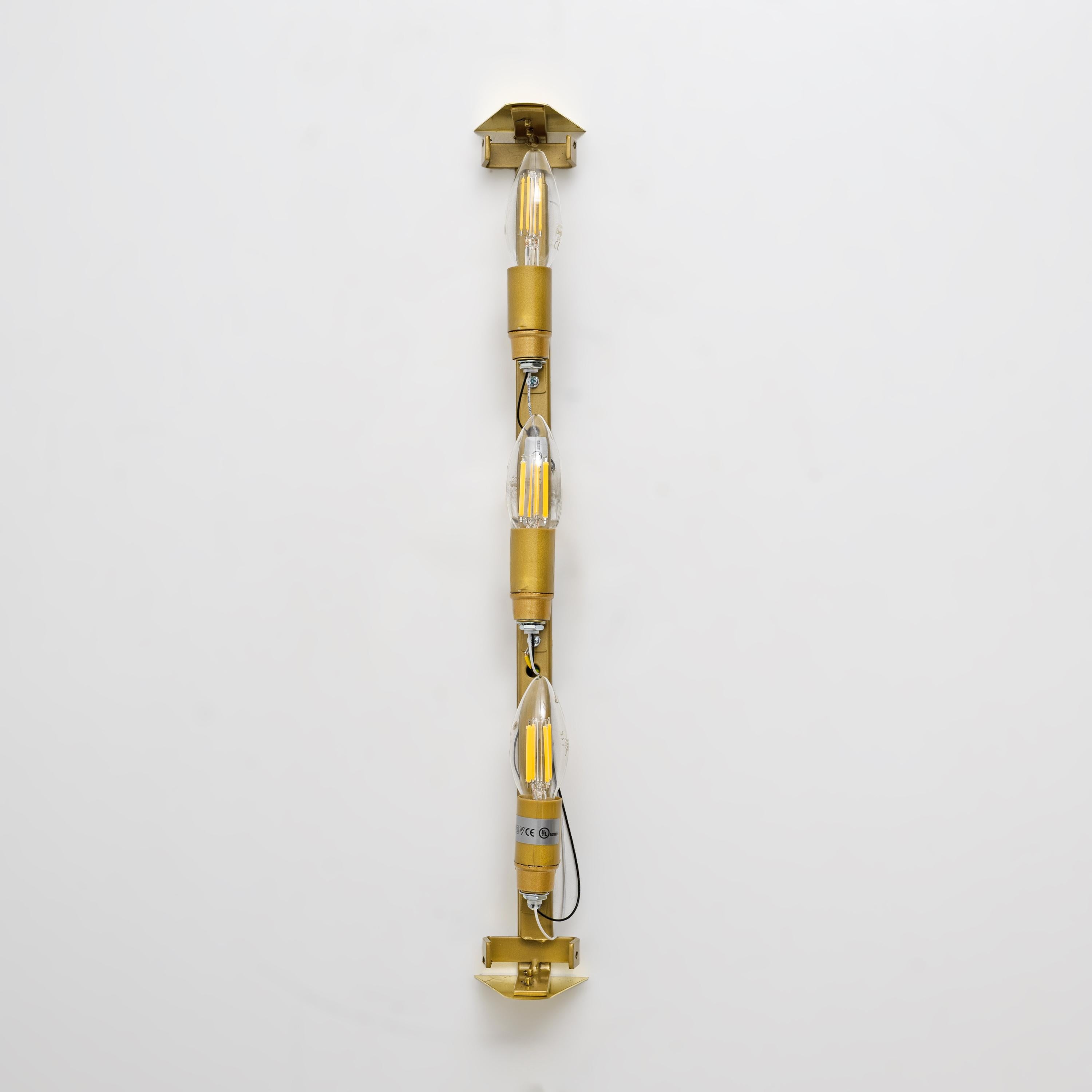 Coppia di lampade da parete moderne italiane in ottone e vetro di Murano con texture verde chiaro in vendita 1