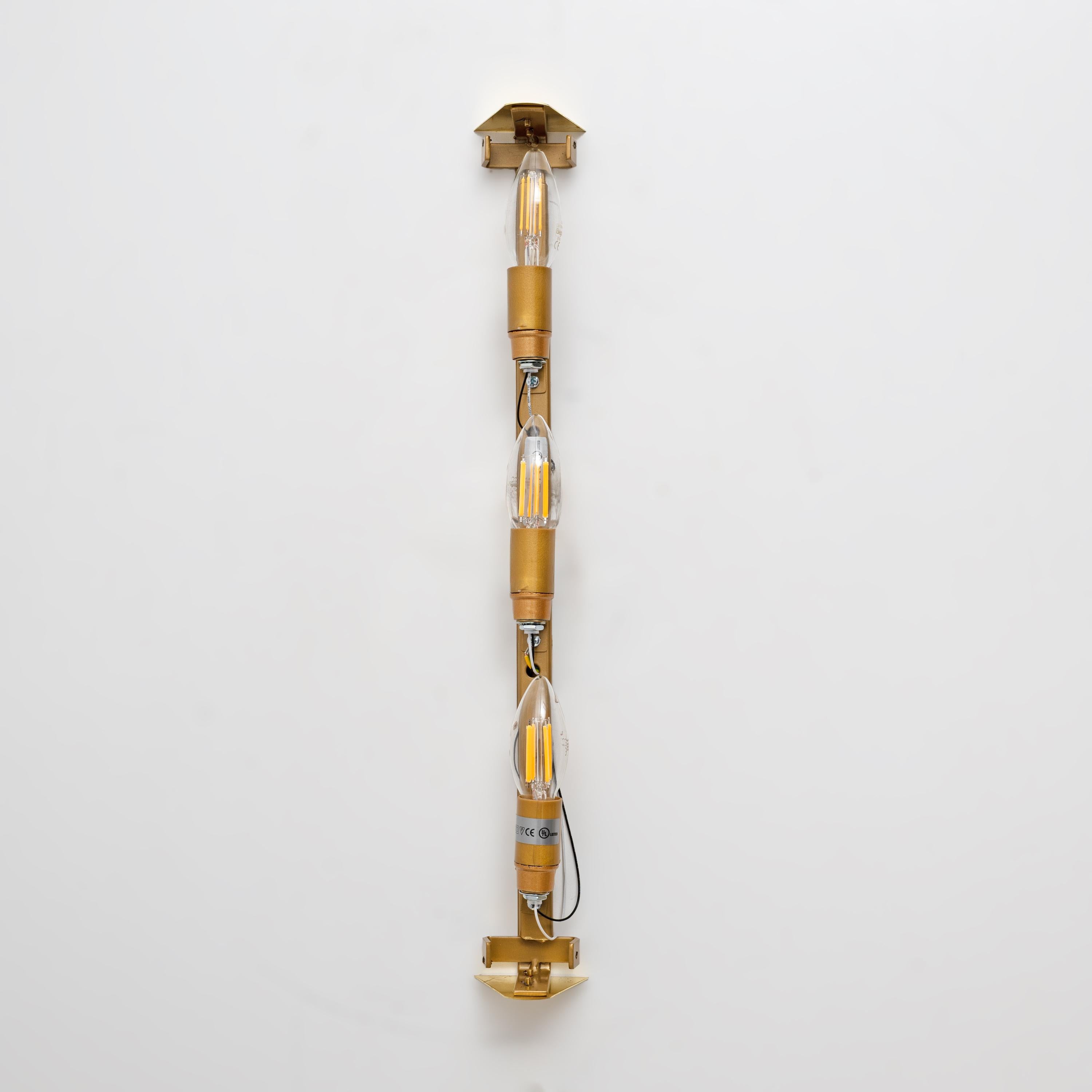 Coppia di lampade da parete moderne italiane in ottone e vetro di Murano con texture rosa chiaro in vendita 4