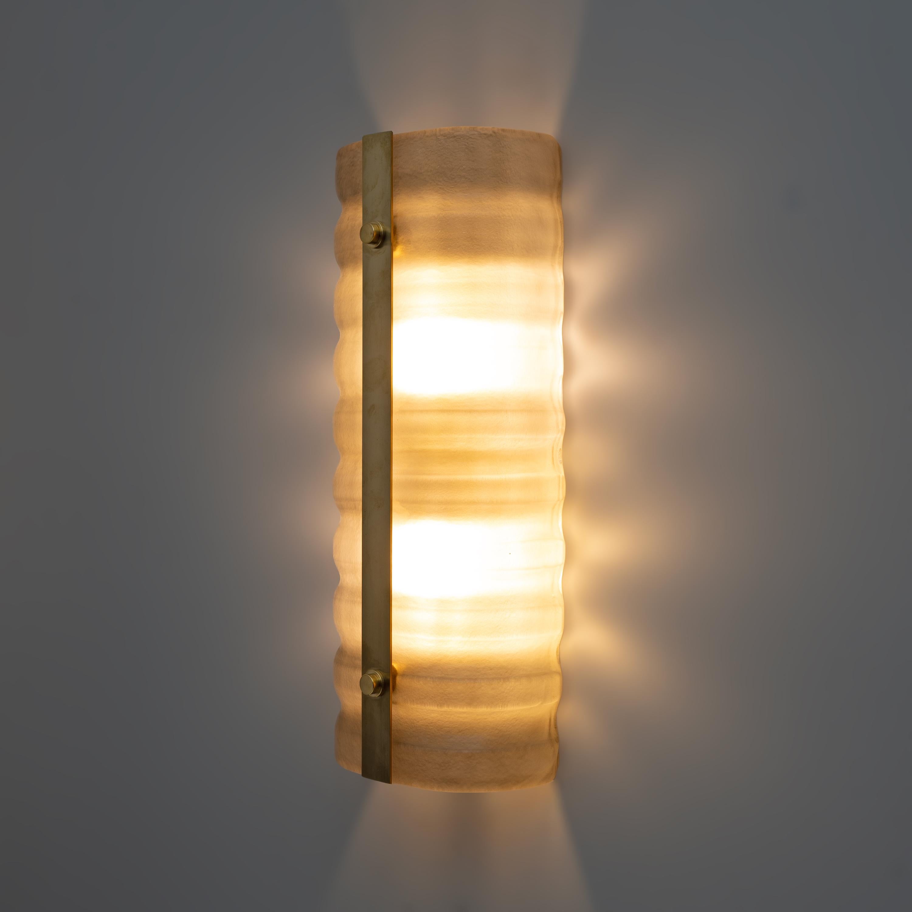 Italiano Pair of Modern Italian Brass and Smoke Murano Glass Wall Sconces in vendita