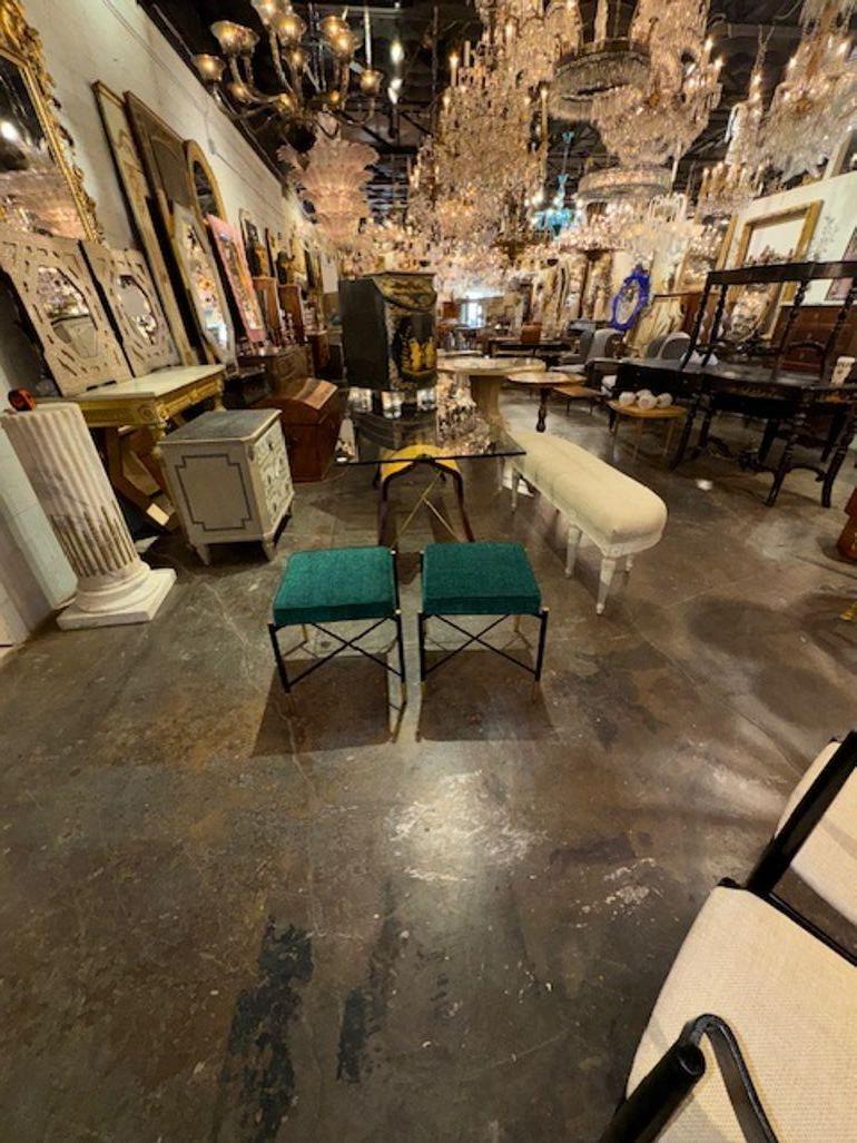 Paire de bancs en acier noir et laiton de design moderne italien Bon état - En vente à Dallas, TX