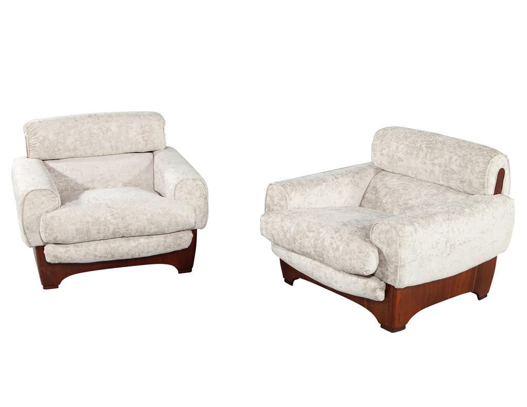 Mid-Century Modern Pair of Modern Italian Lounge Chairs, Italy Circa 1970’s For Sale