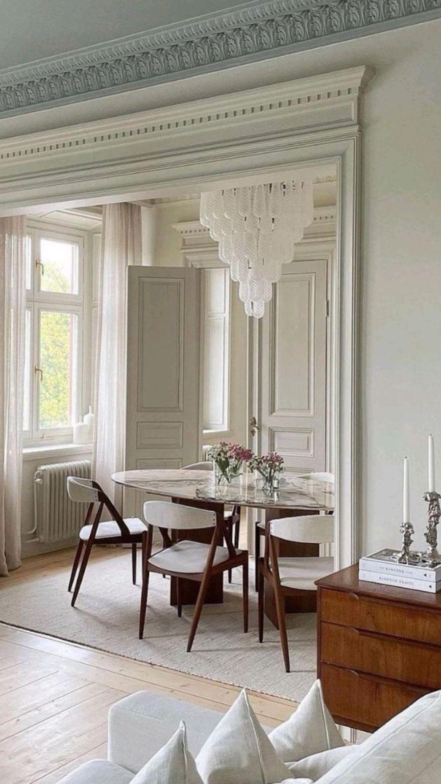 Pair of Modern Italian Murano Chandelier, 52 Glass Petals Drop, 1970s For Sale 1