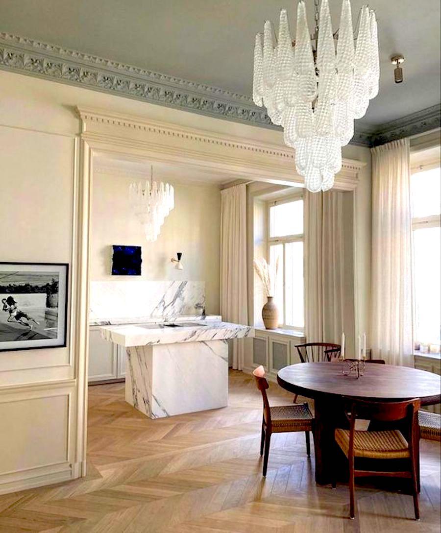 Pair of Modern Italian Murano Chandelier, 52 Glass Petals Drop, 1970s For Sale 4