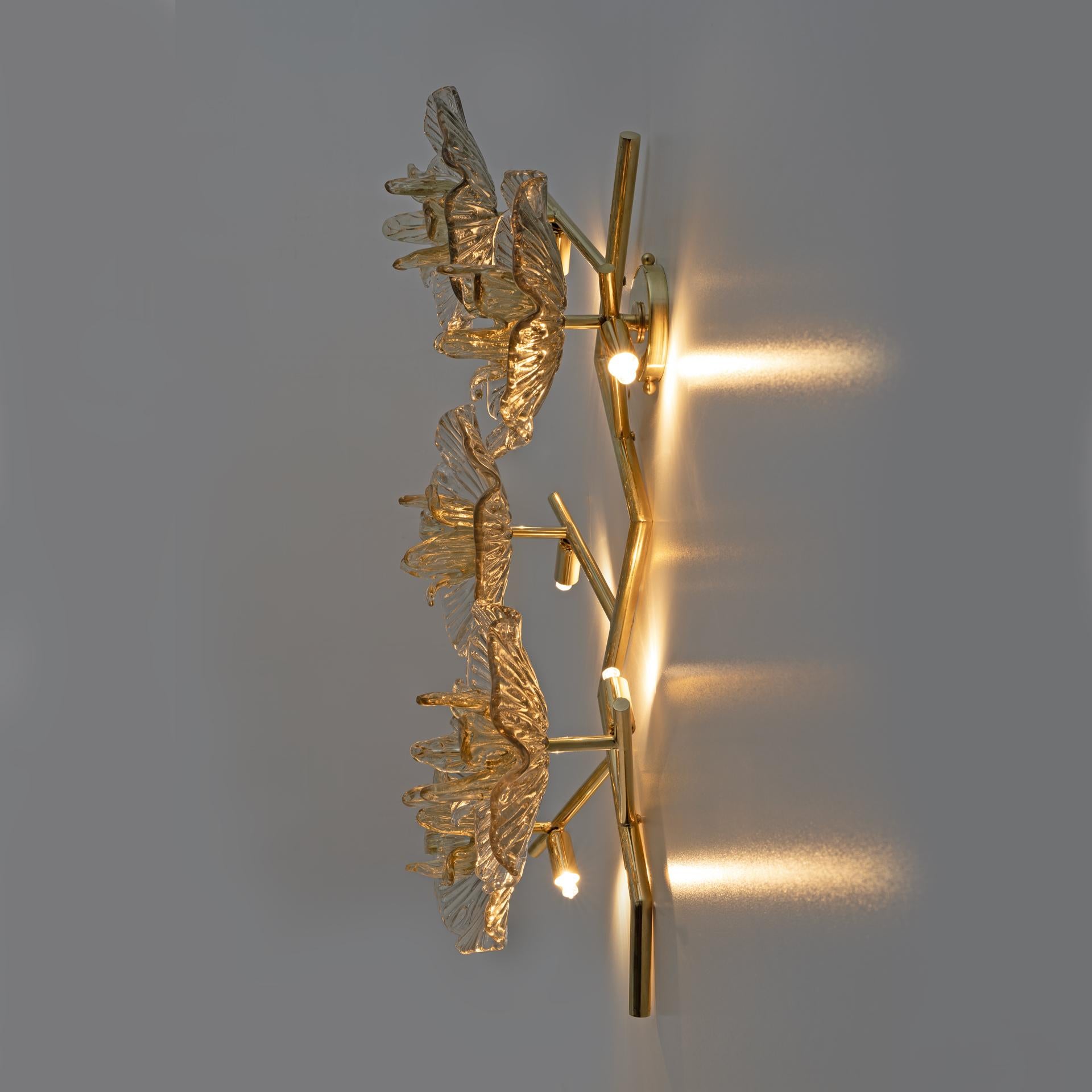 Pair of Modern Italian Murano Glass and Brass Flowers Wall Lamps For Sale 7