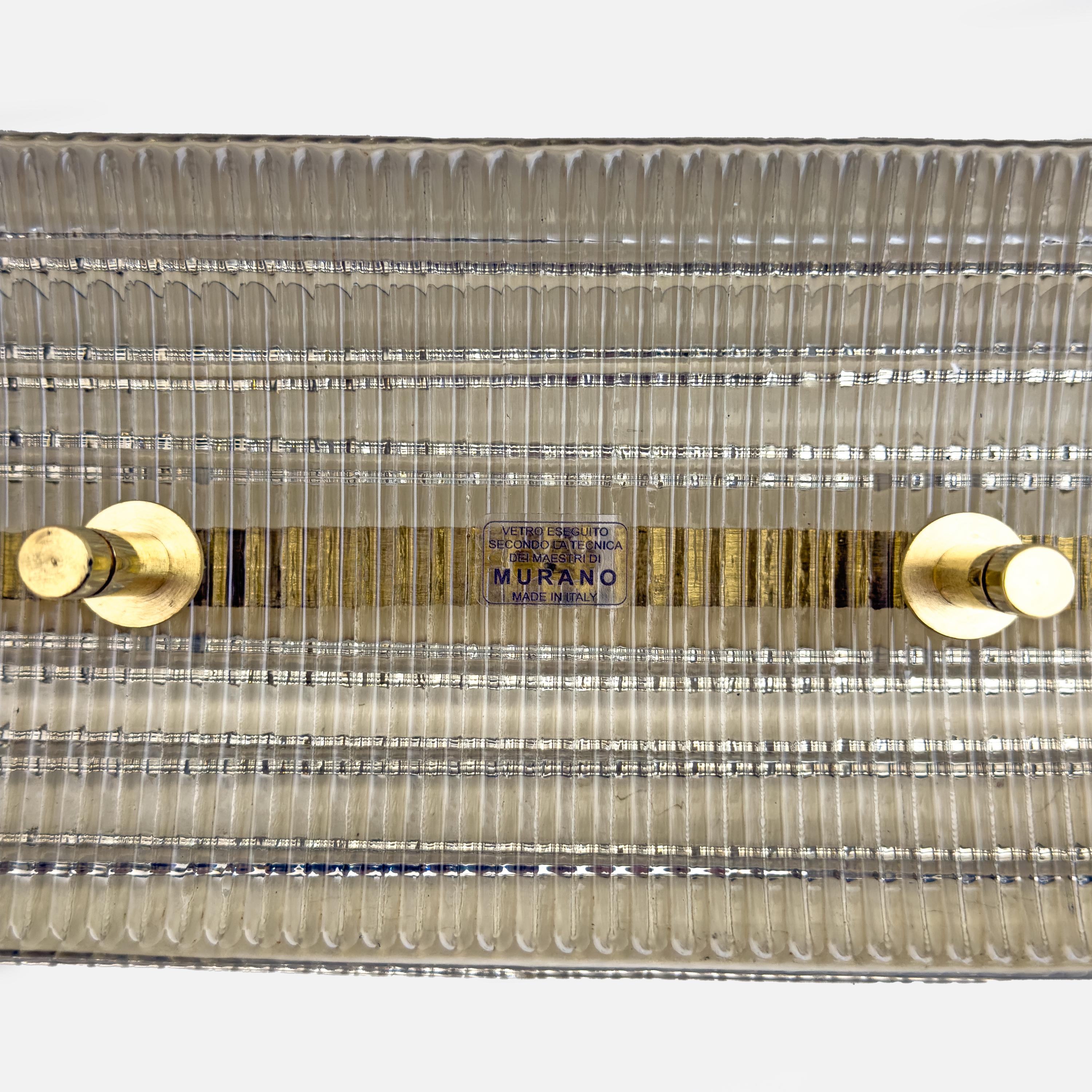 Pair of Modern Italian Murano Glass and Brass Sconces in vendita 4