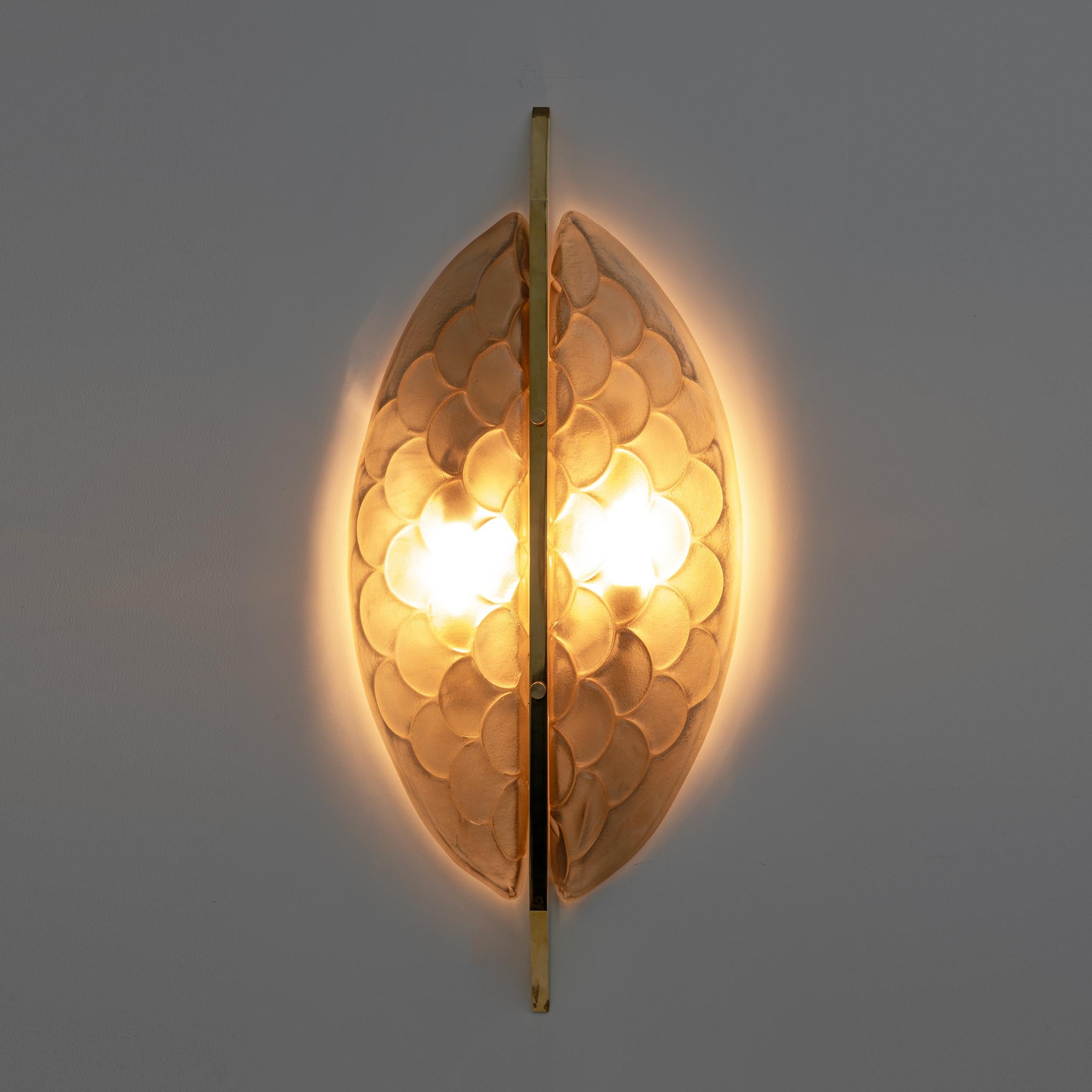 Pair of Modern Italian Murano Glass and Brass Sconces In Excellent Condition For Sale In Puglia, Puglia