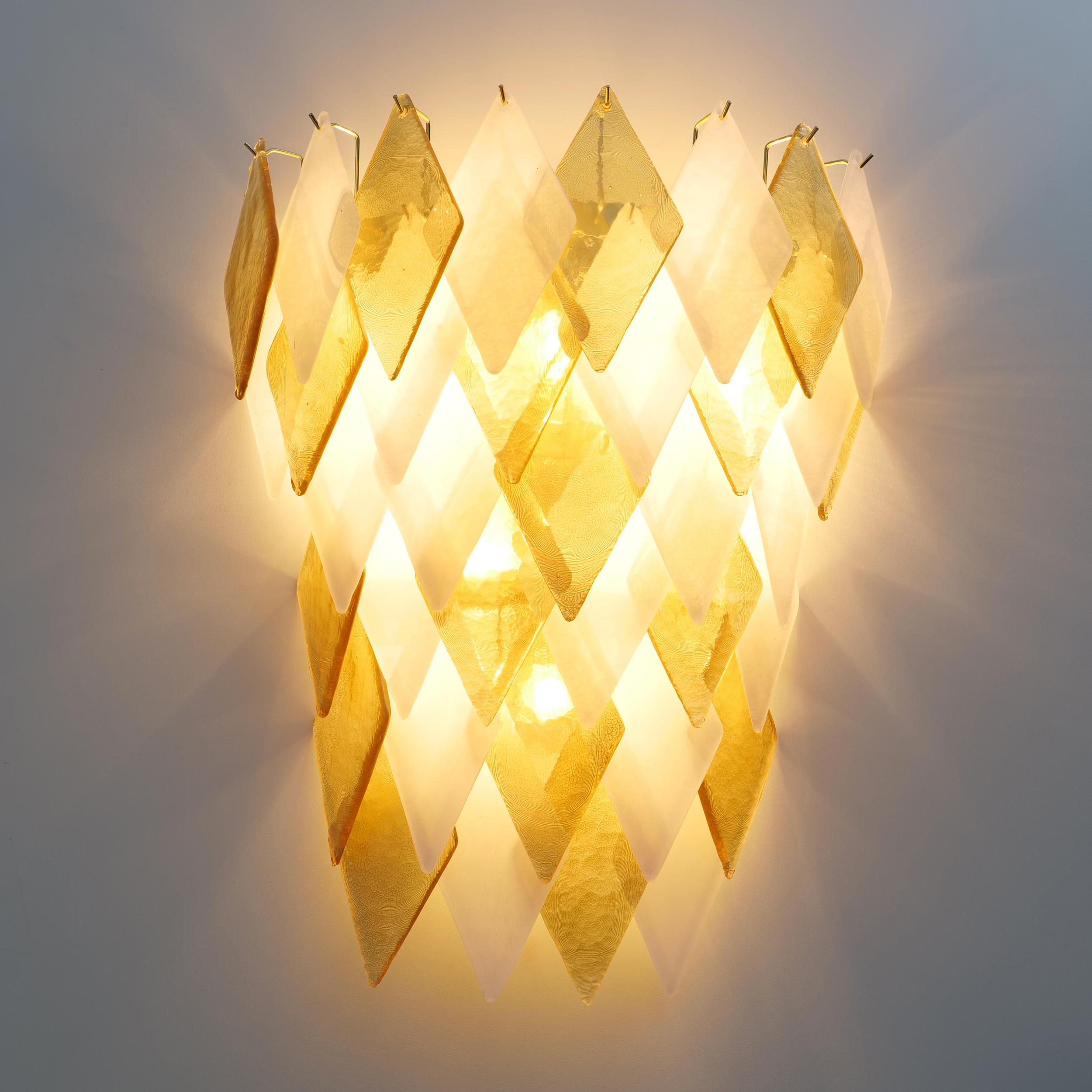 Pair of Modern Italian Murano Glass Sconces In Excellent Condition For Sale In Puglia, Puglia