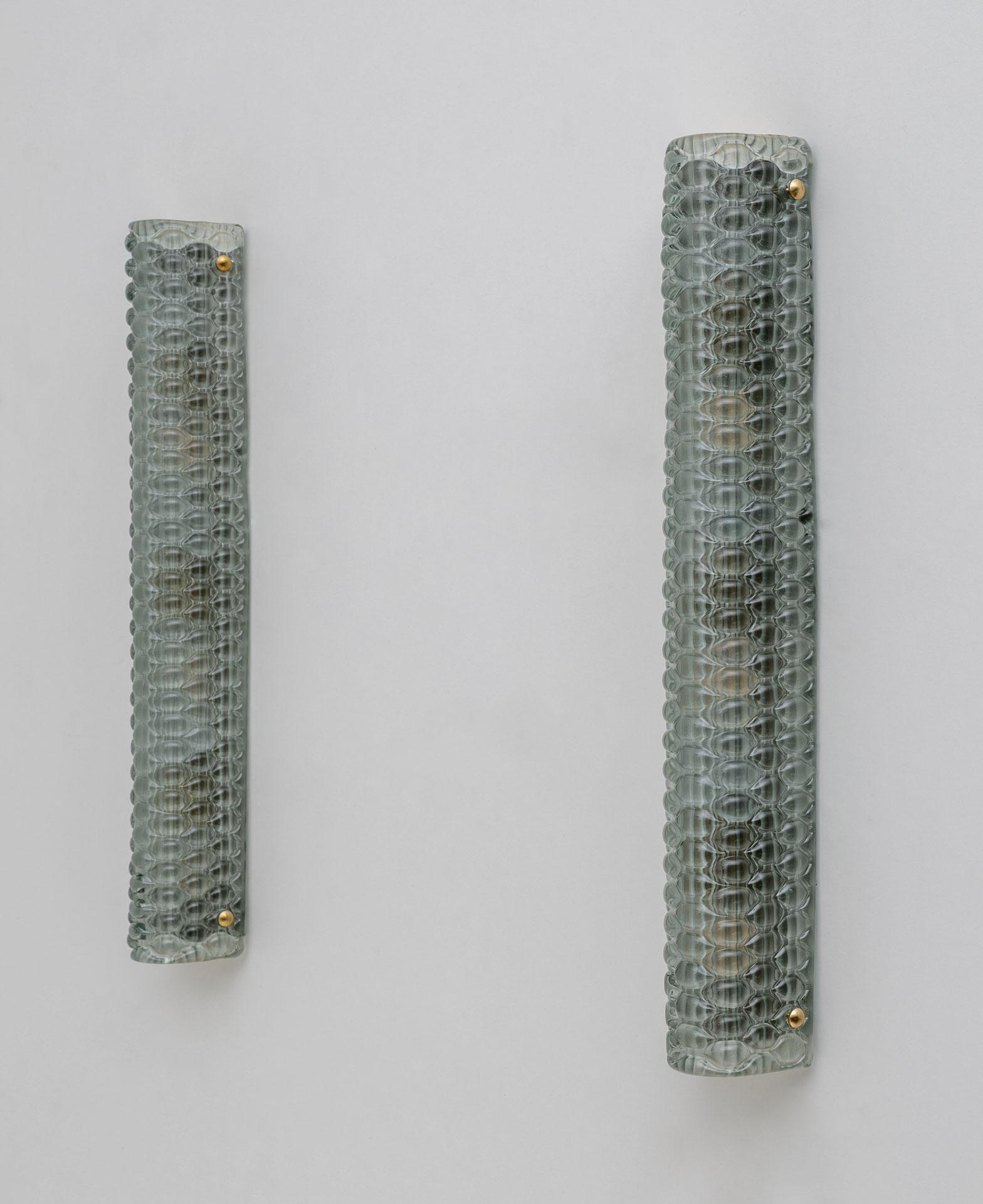 Mid-Century Modern Pair of Modern Italian Murano Glass Textured Green Wall Sconces, 80s For Sale
