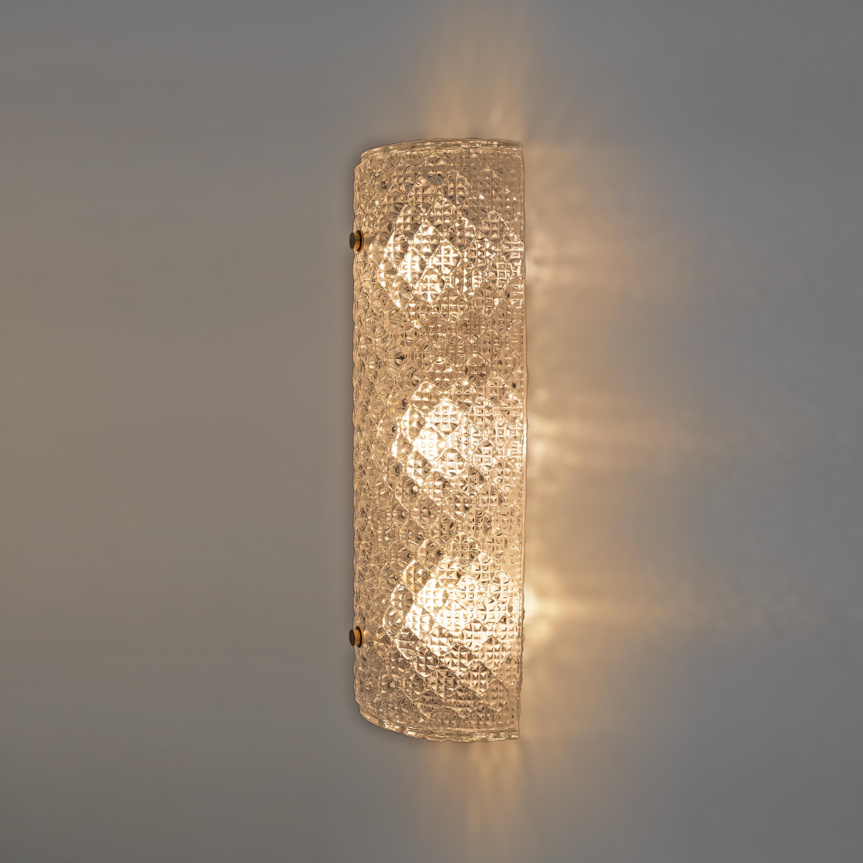 Pair of Modern Italian Murano Glass Textured Wall Sconces For Sale 2