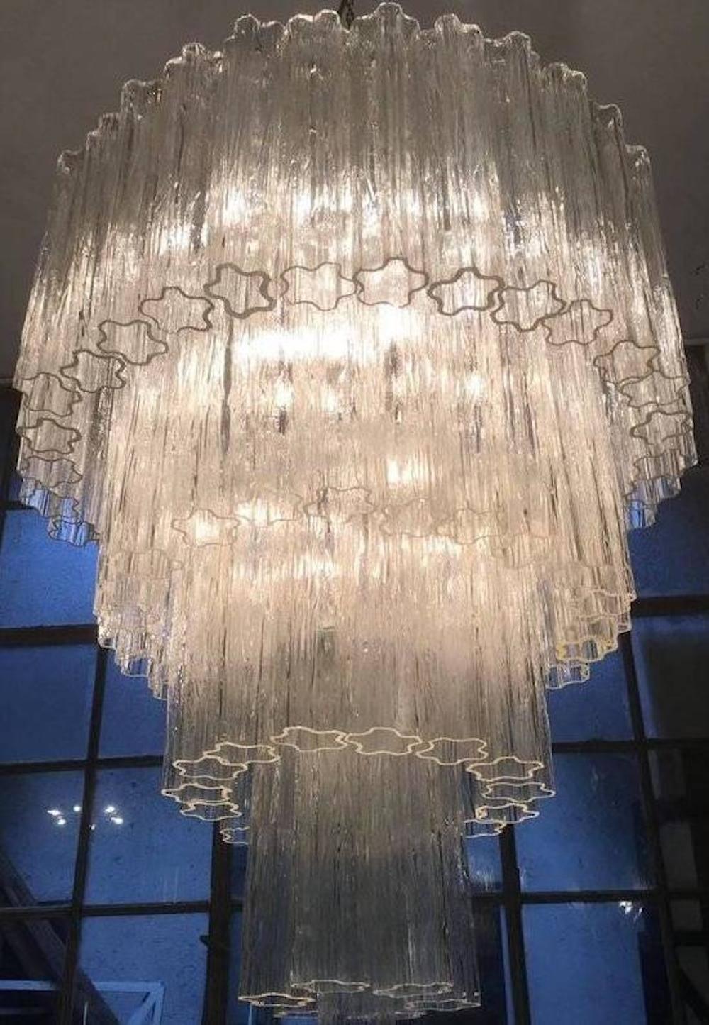 Pair of Modern Italian Murano Glass Tronchi Ice Color Chandeliers 1980 In Excellent Condition In Rome, IT