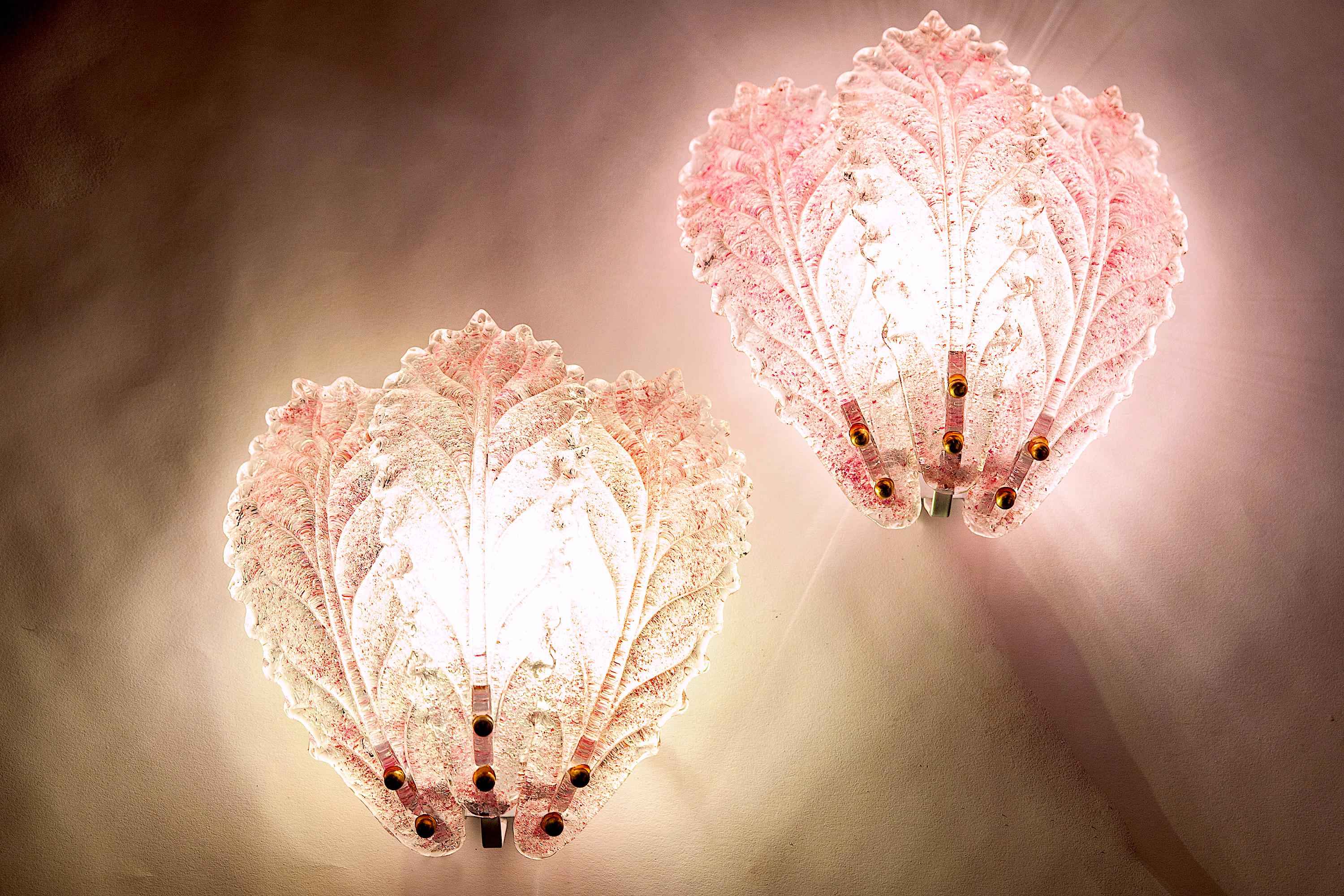 Mid-Century Modern Pair of Modern Italian Pink Murano Glass Leave Wall Lights or Sconces, 1970