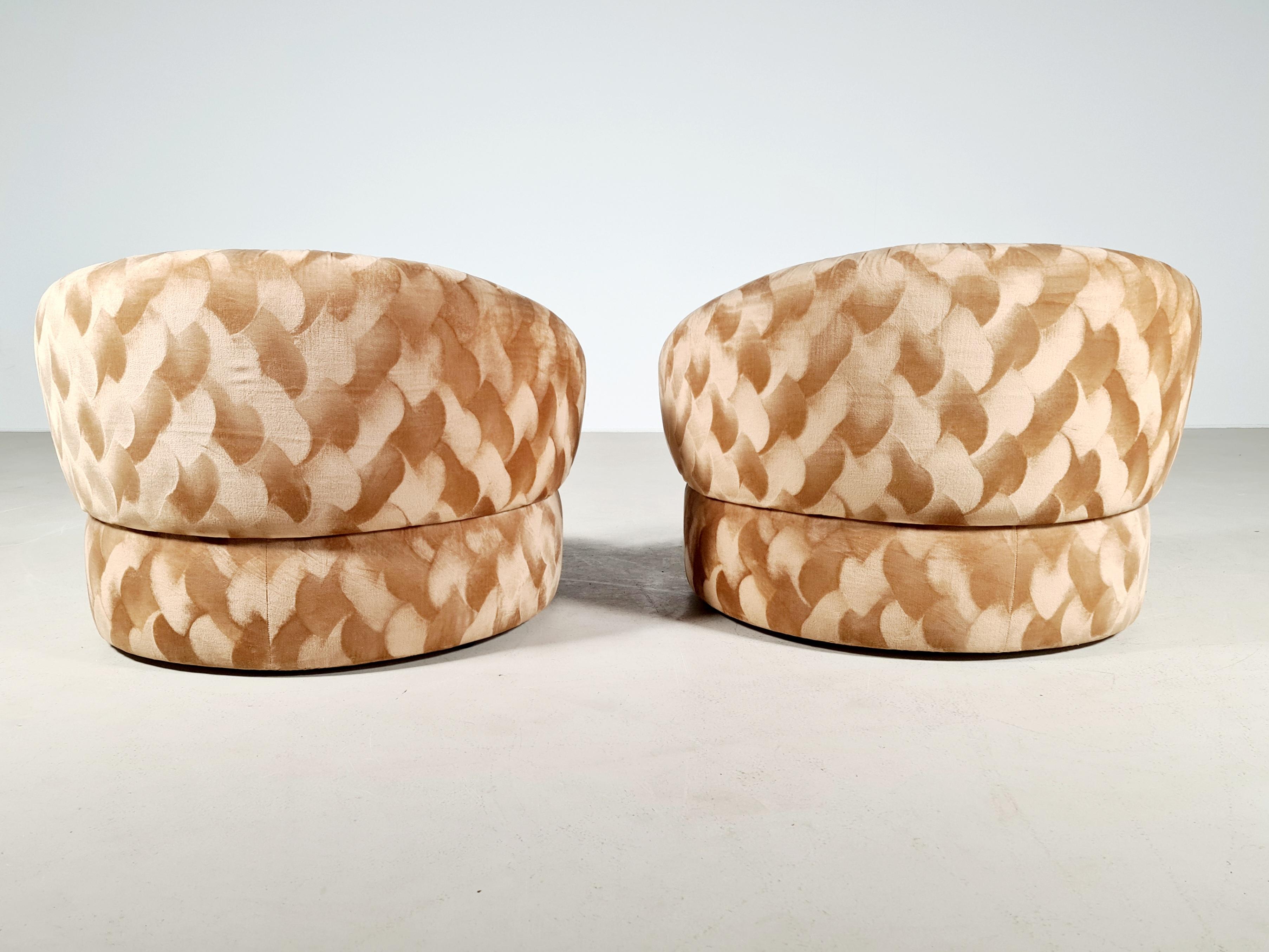 Pair of Mid-Century Modern Italian original Velvet Lounge Chairs, 1960s 3