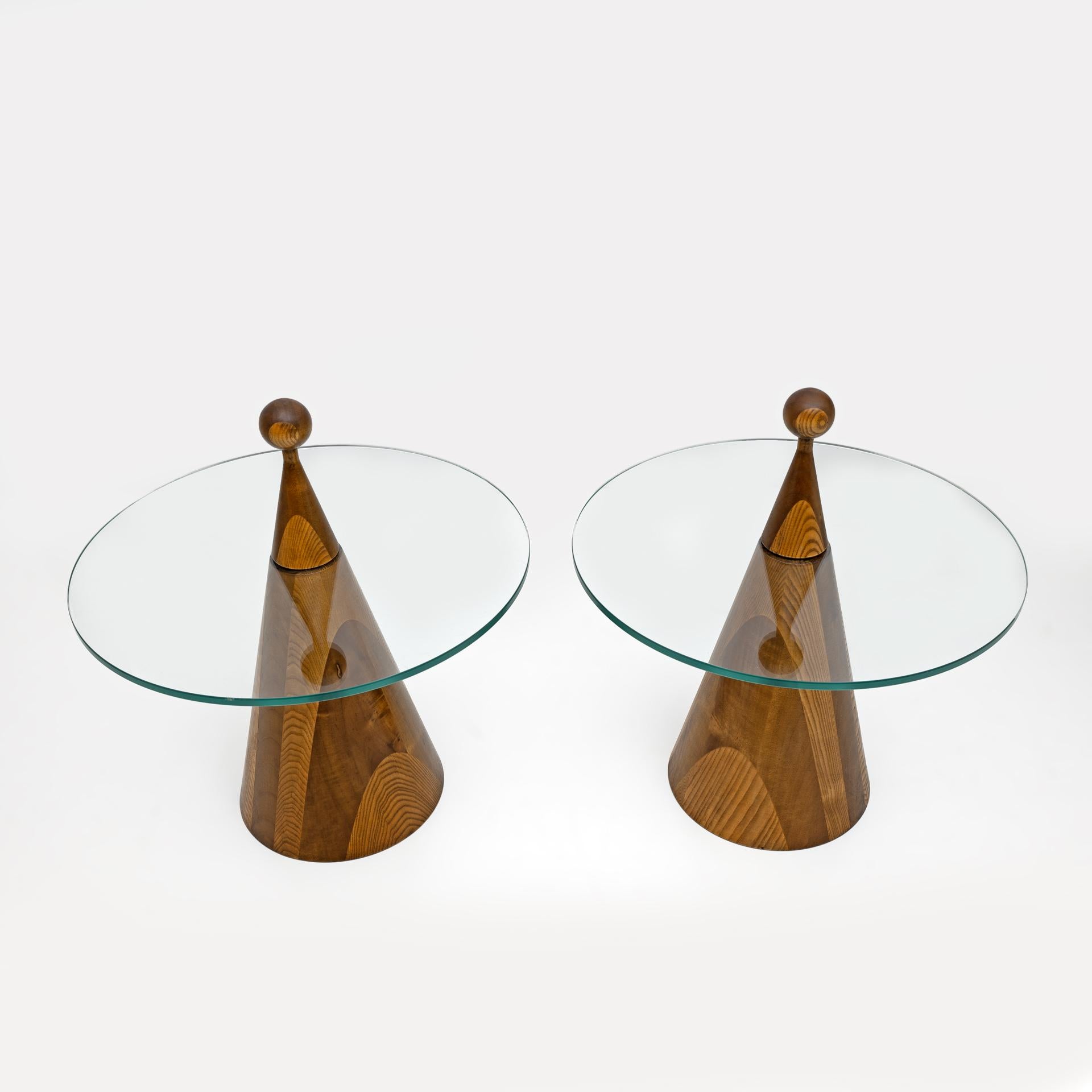 Mid-Century Modern Pair of Modern Italian Walnut Conical Coffee Tables or Bedside Tables, 1970s For Sale