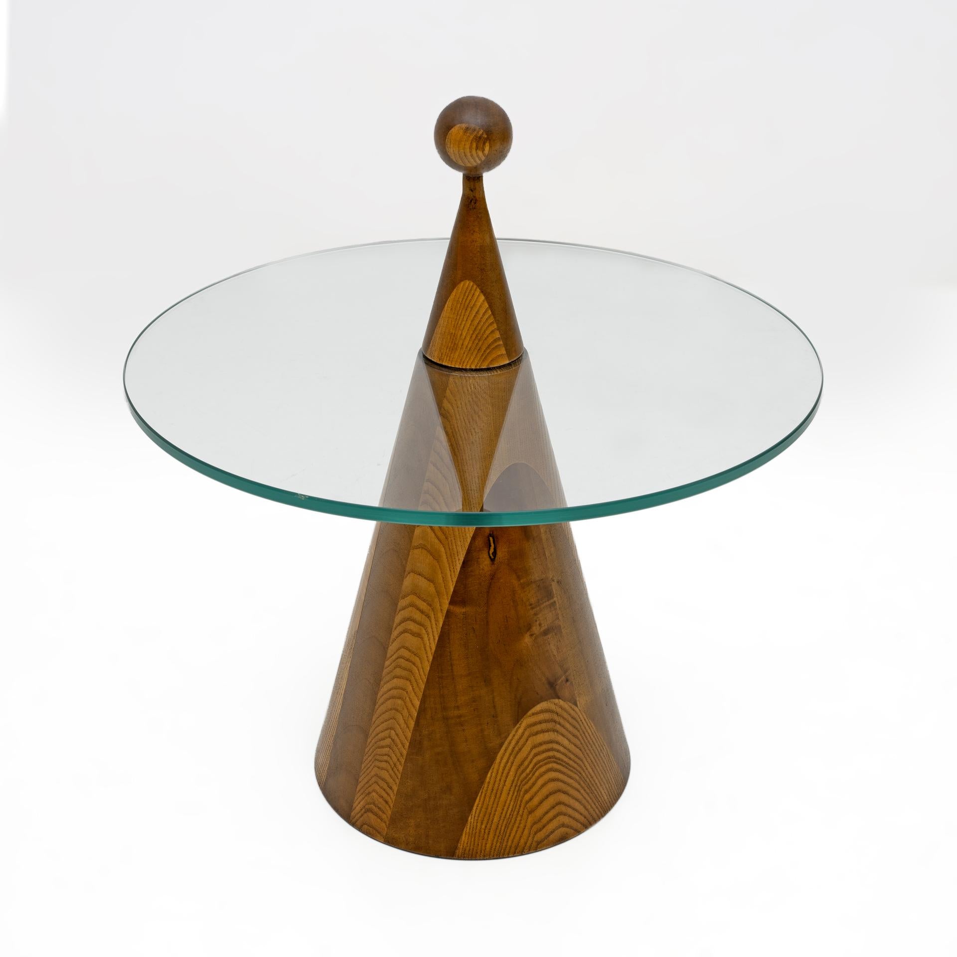 Pair of Modern Italian Walnut Conical Coffee Tables or Bedside Tables, 1970s For Sale 2