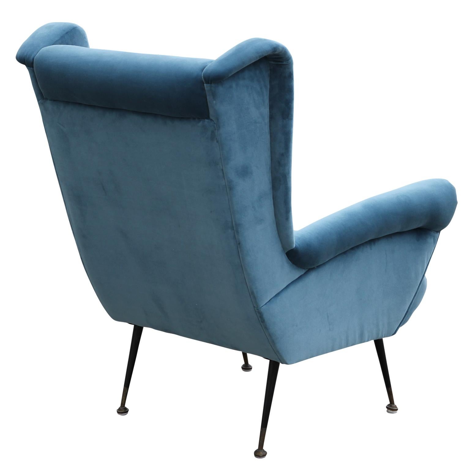 Pair of Modern Italian Wingback Lounge Chairs in Blue Velvet In Good Condition In Houston, TX