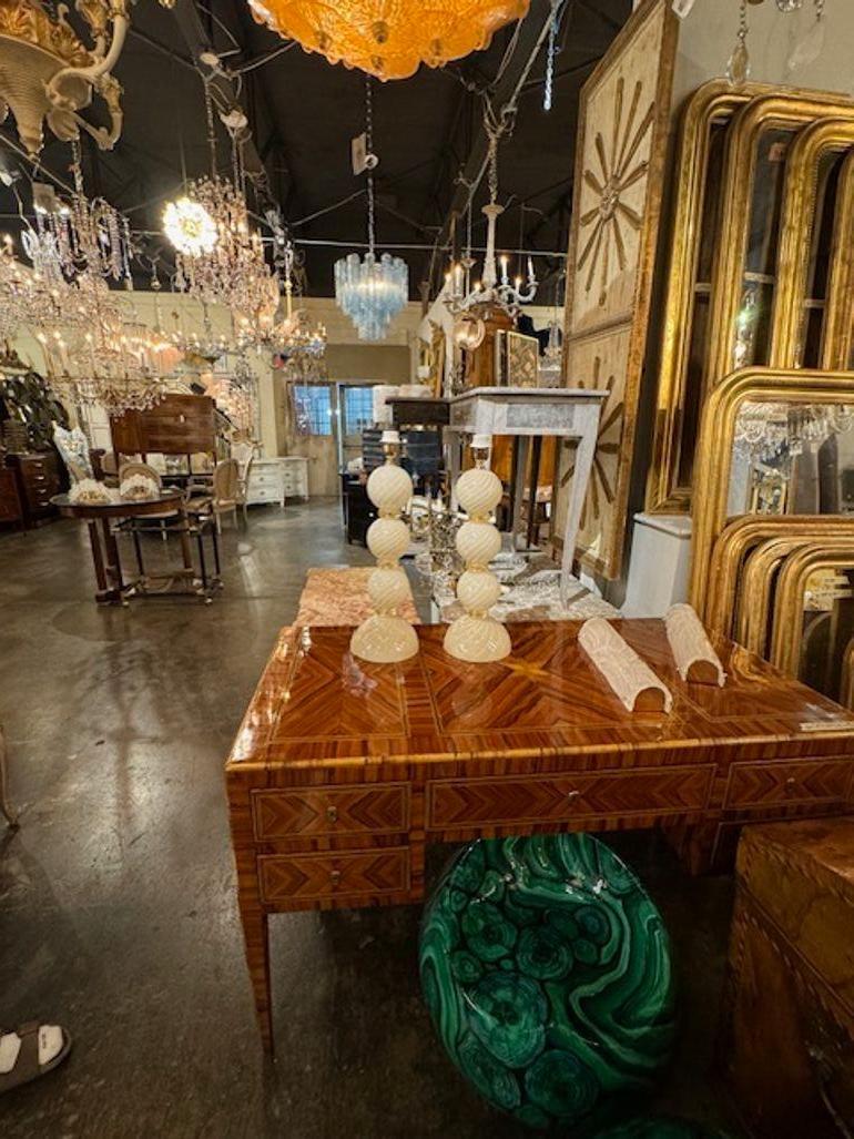 Italian Pair of Modern Ivory and Gold Murano Lamps For Sale