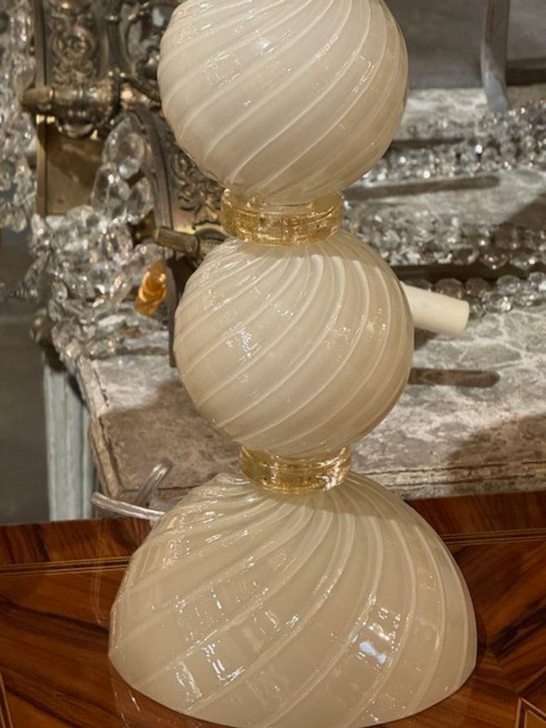 Pair of Modern Ivory and Gold Murano Lamps In Good Condition For Sale In Dallas, TX