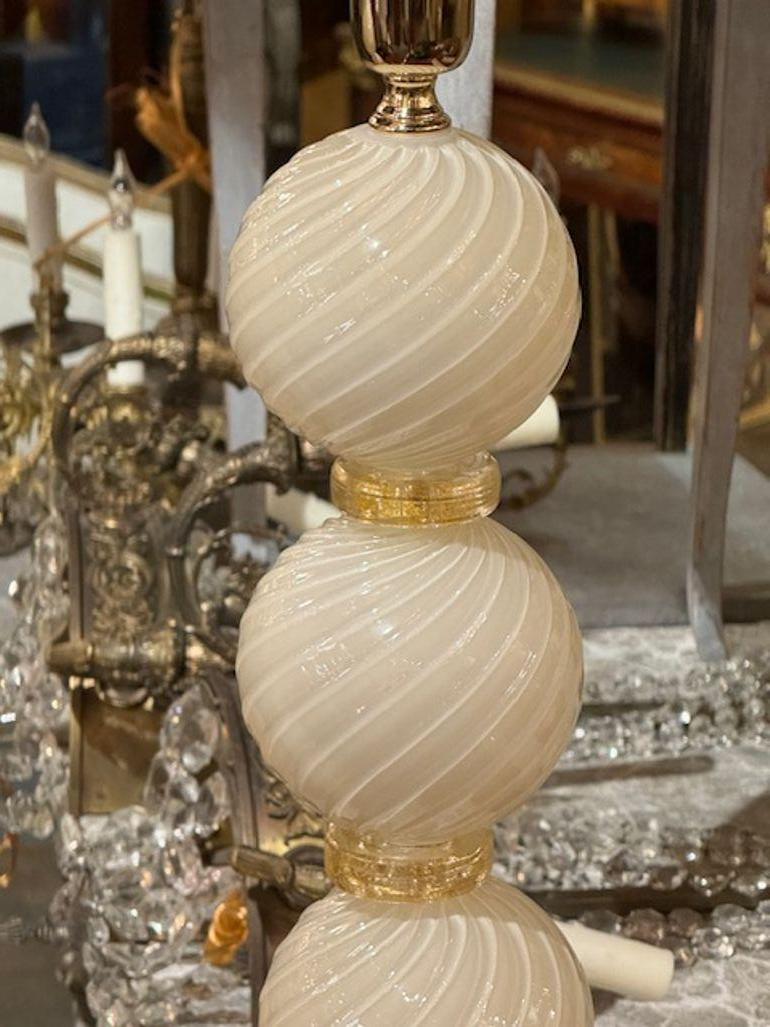 Contemporary Pair of Modern Ivory and Gold Murano Lamps For Sale
