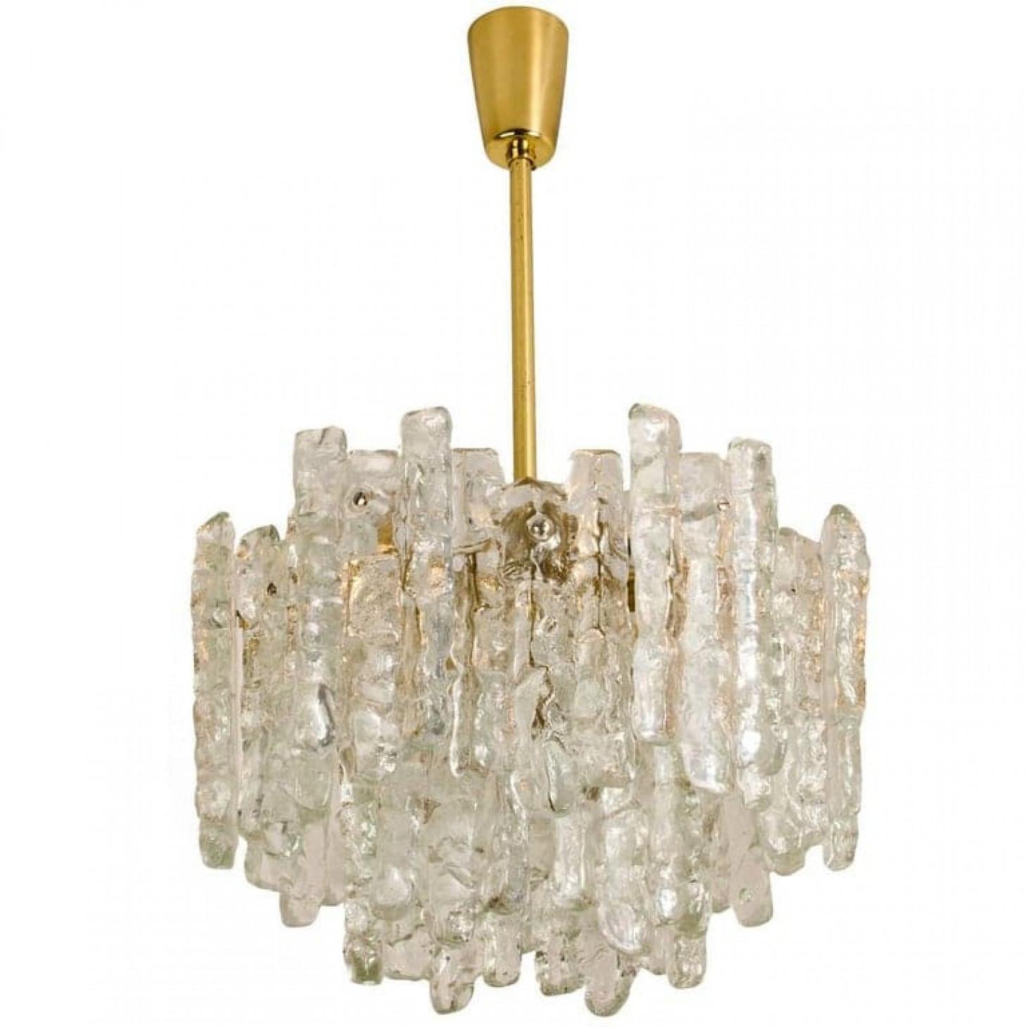 Pair of Modern Kalmar Brass Two-Tiered Ice Glass Pendant Chandeliers, 1970s im Angebot 1