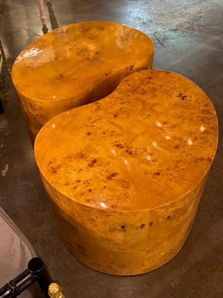 XXI secolo e contemporaneo Pair of Modern Kidney Shaped Burlwood Milo Baughman Style Tables in vendita