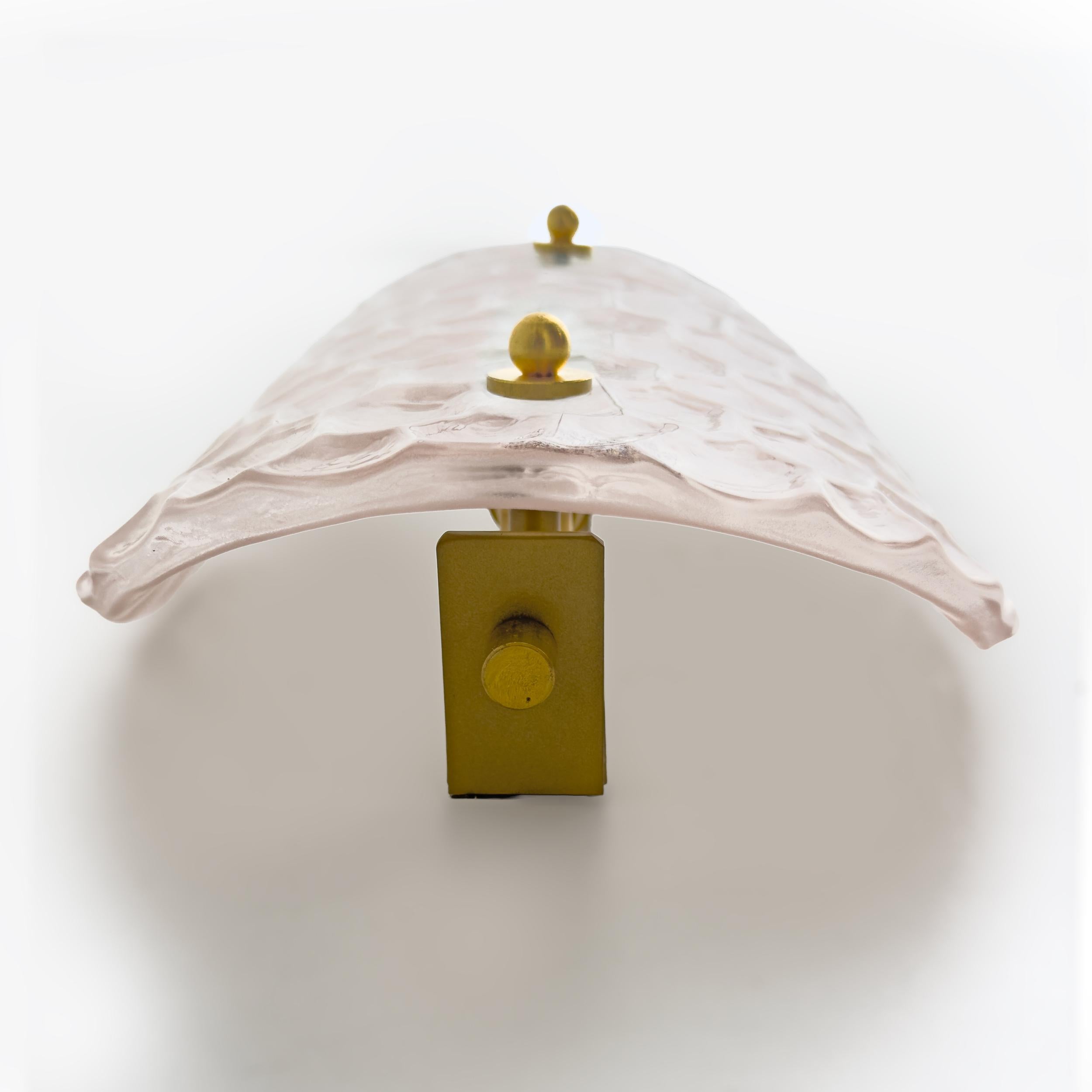 Ein Paar Modern Light Pink Murano Glass Sconces (Metall) im Angebot