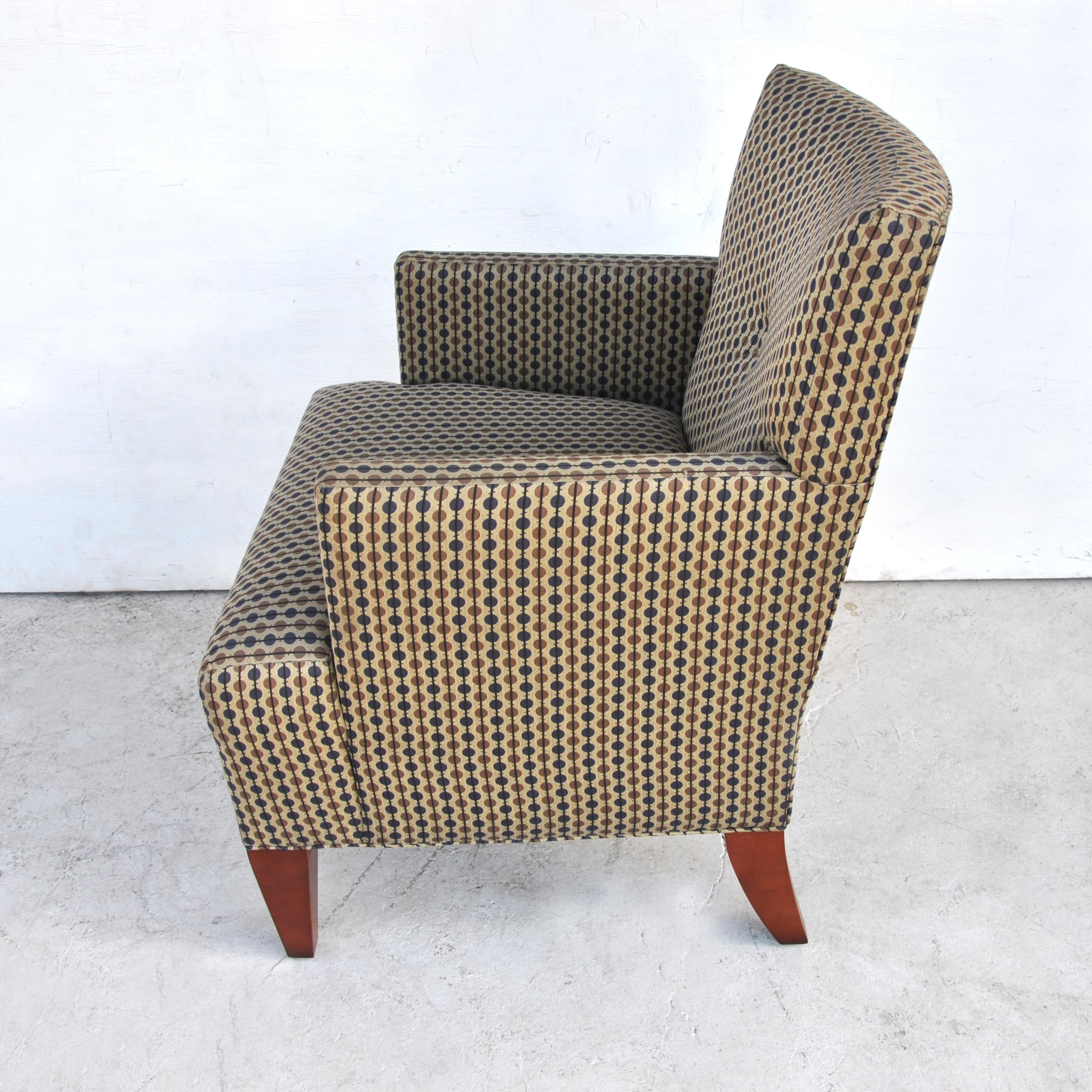 Mid-Century Modern Pair of Modern Lounge Chairs by Hickory Furniture For Sale