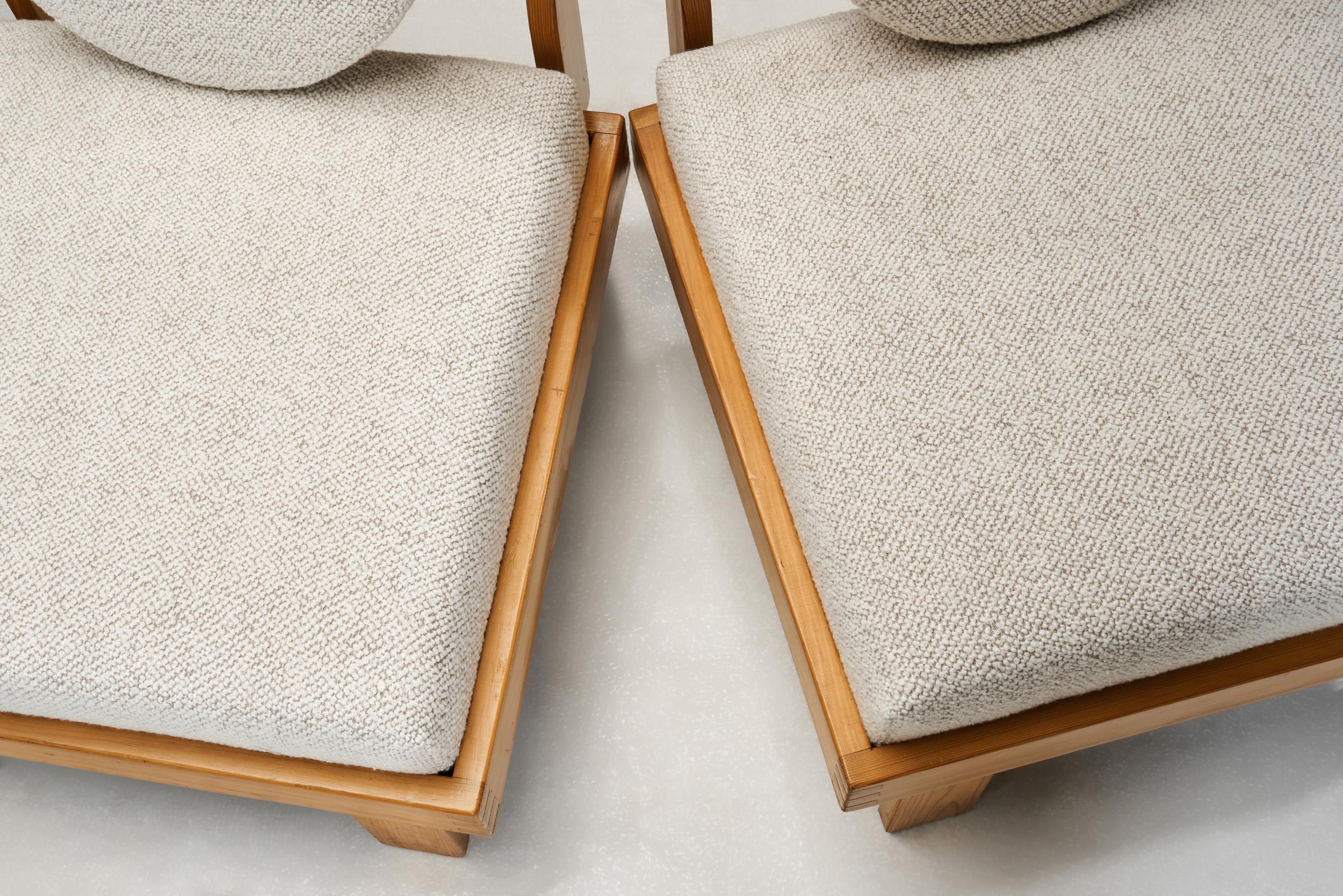 Paire de chaises longues modernes avec tapisserie en bouclé, Europe, milieu du 20e siècle en vente 4