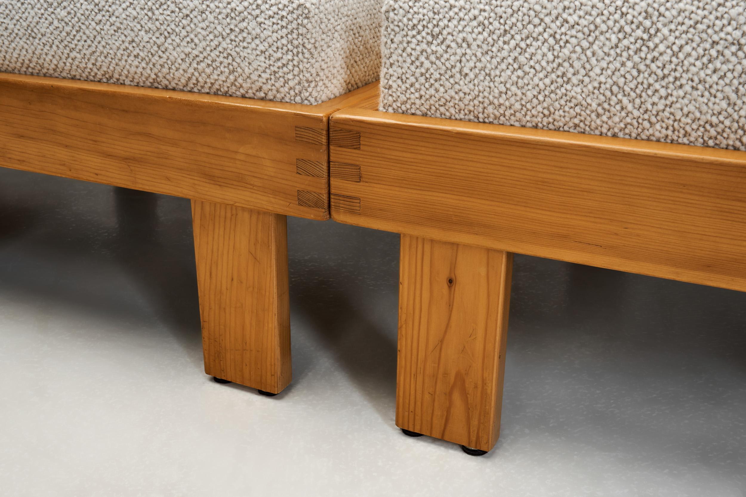 Paire de chaises longues modernes avec tapisserie en bouclé, Europe, milieu du 20e siècle en vente 6