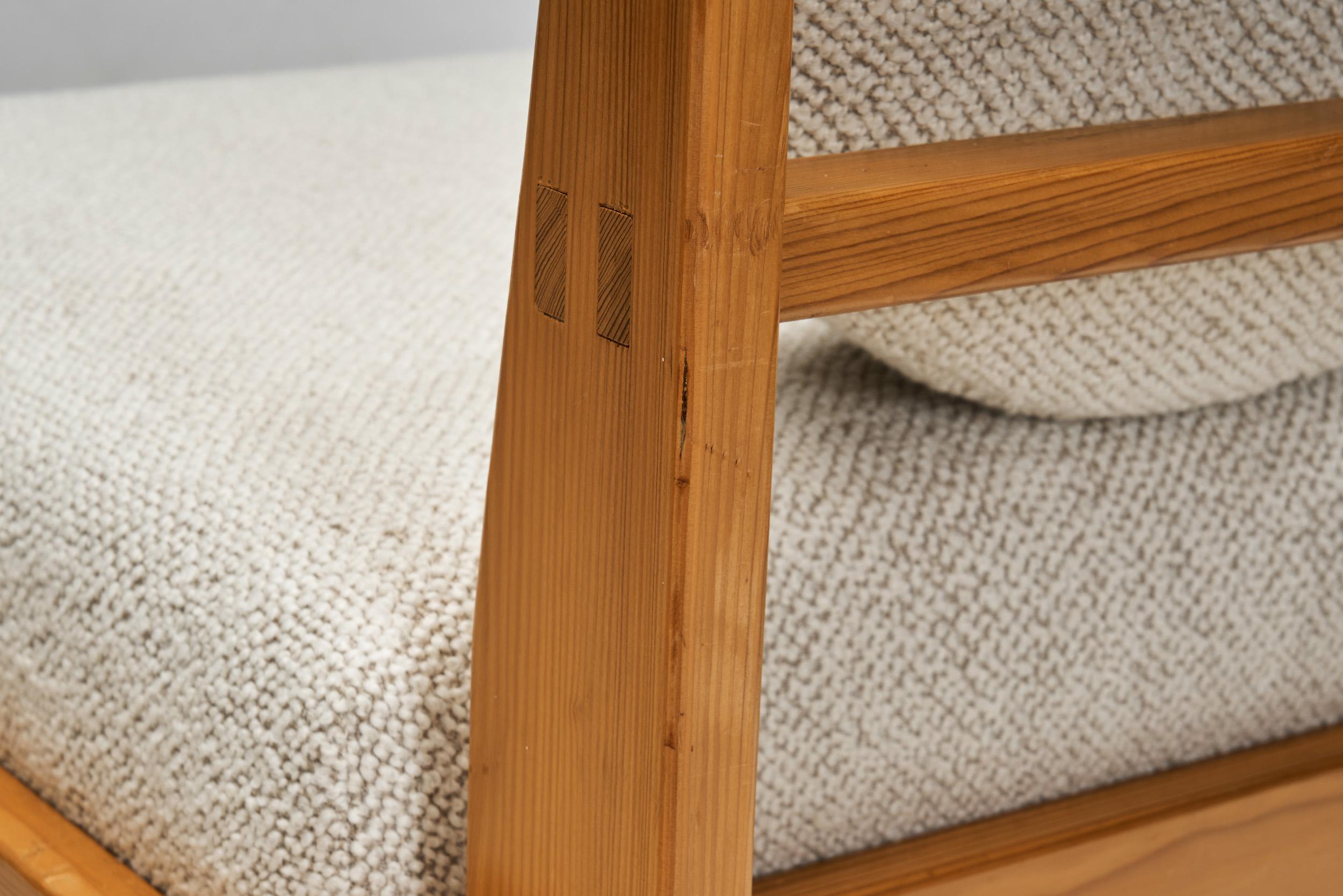 Paire de chaises longues modernes avec tapisserie en bouclé, Europe, milieu du 20e siècle en vente 9