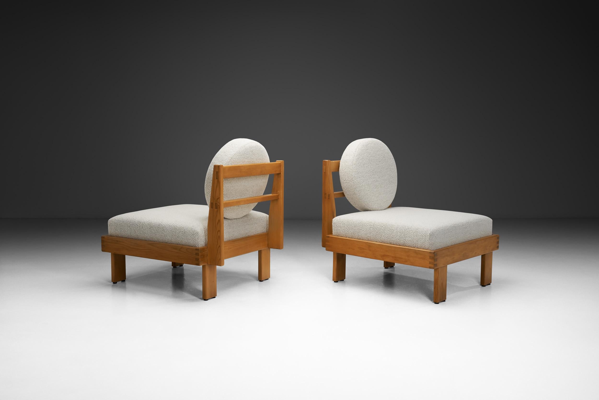 Mid-Century Modern Paire de chaises longues modernes avec tapisserie en bouclé, Europe, milieu du 20e siècle en vente