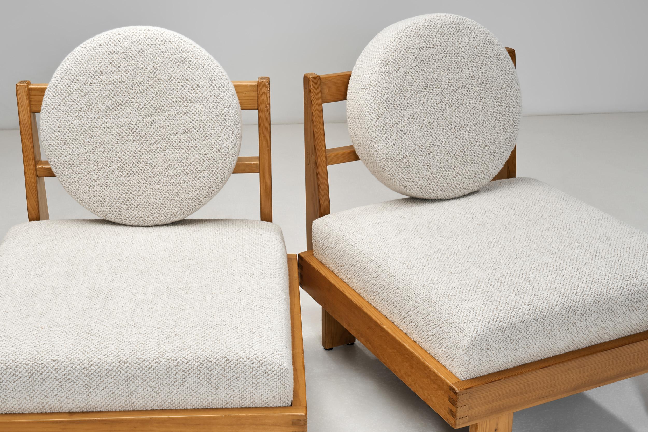Paire de chaises longues modernes avec tapisserie en bouclé, Europe, milieu du 20e siècle en vente 1