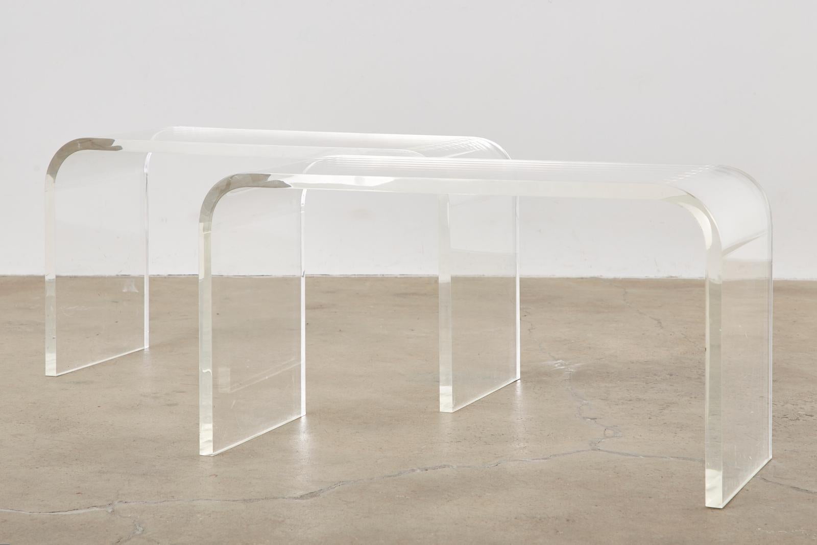 Pair of Modern Lucite Waterfall Benches or Drink Tables In Good Condition For Sale In Rio Vista, CA