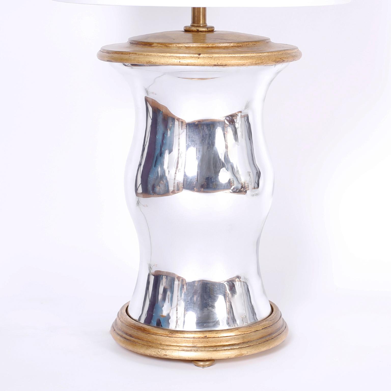 Mid-Century Modern Paire de Lampes de Table Modernes en Bois Miroir et Doré en vente
