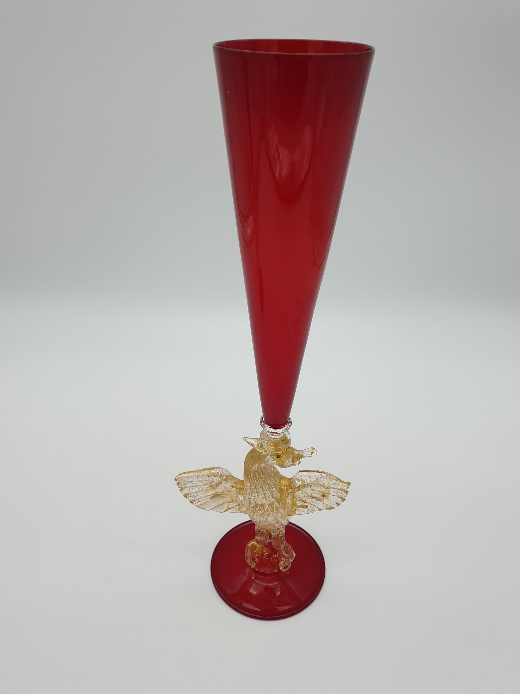 Pair of Modern Murano Glass Red Goblets with Gold Phoenix by Gino Cenedese 1990s For Sale 1