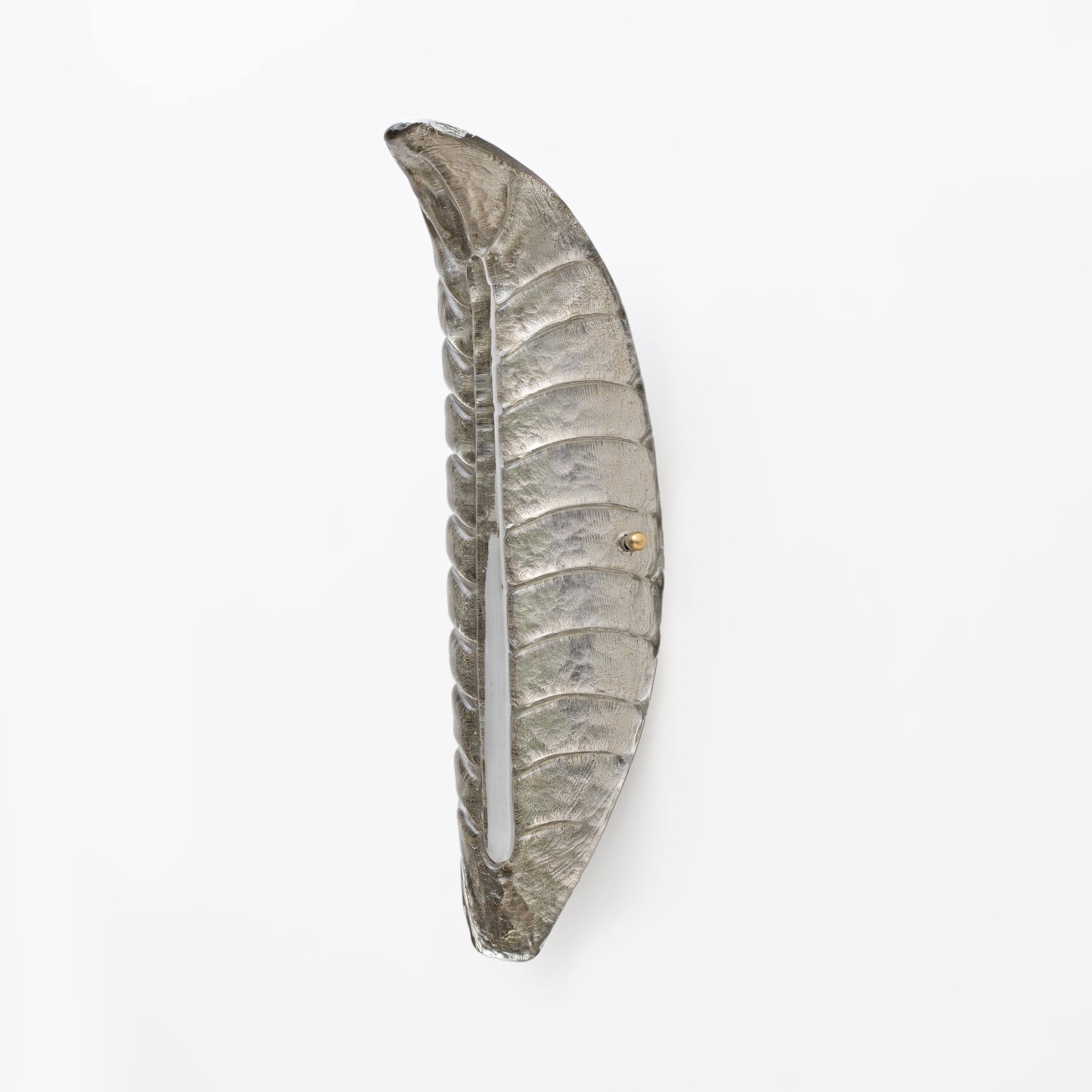 Periodo contemporaneo Pair of Modern Murano Glass Silver Leaf Sconces in vendita