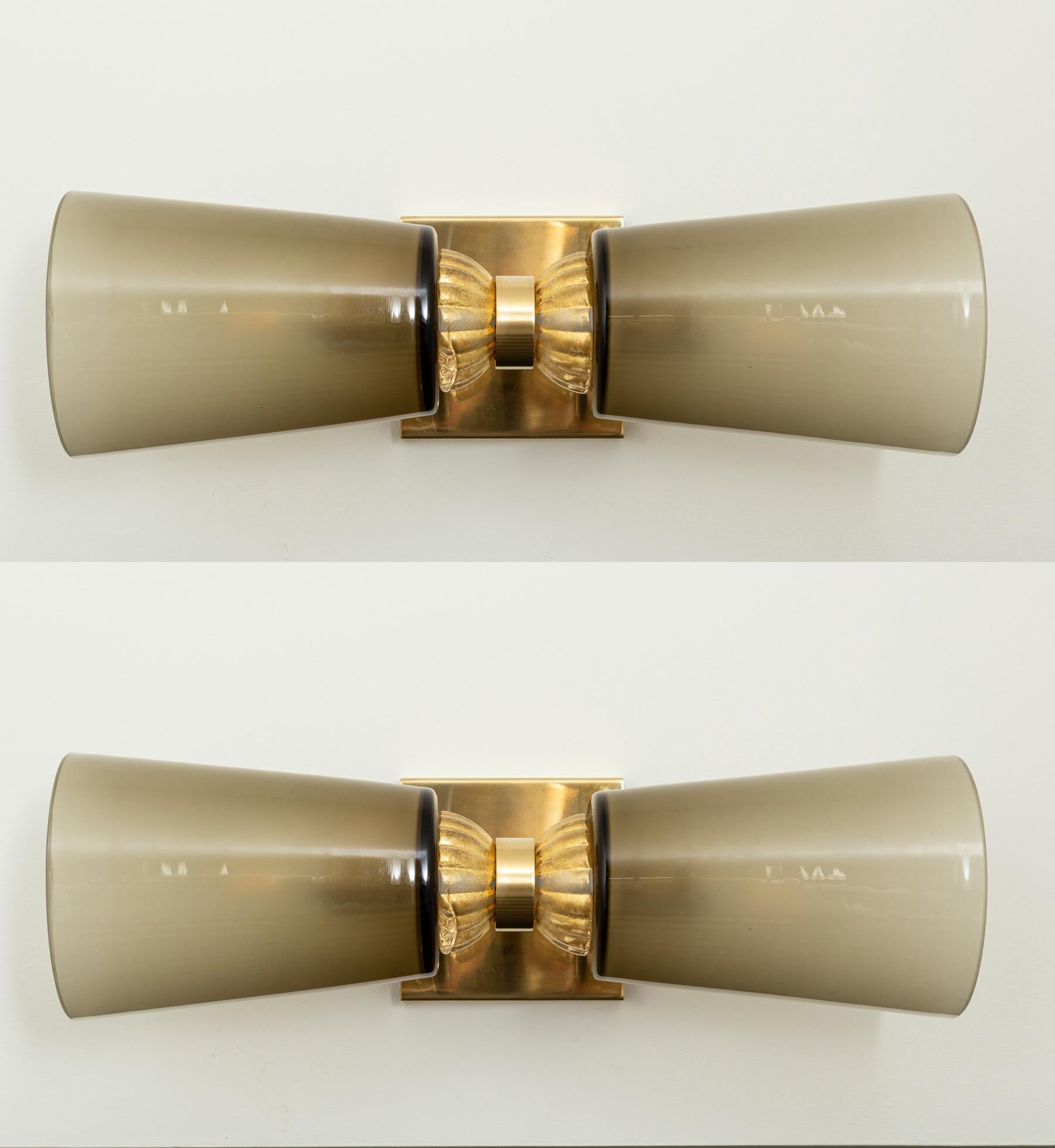Ein Paar moderne mundgeblasene Murano-Doppelwandleuchten, Contemporary (21. Jahrhundert und zeitgenössisch) im Angebot