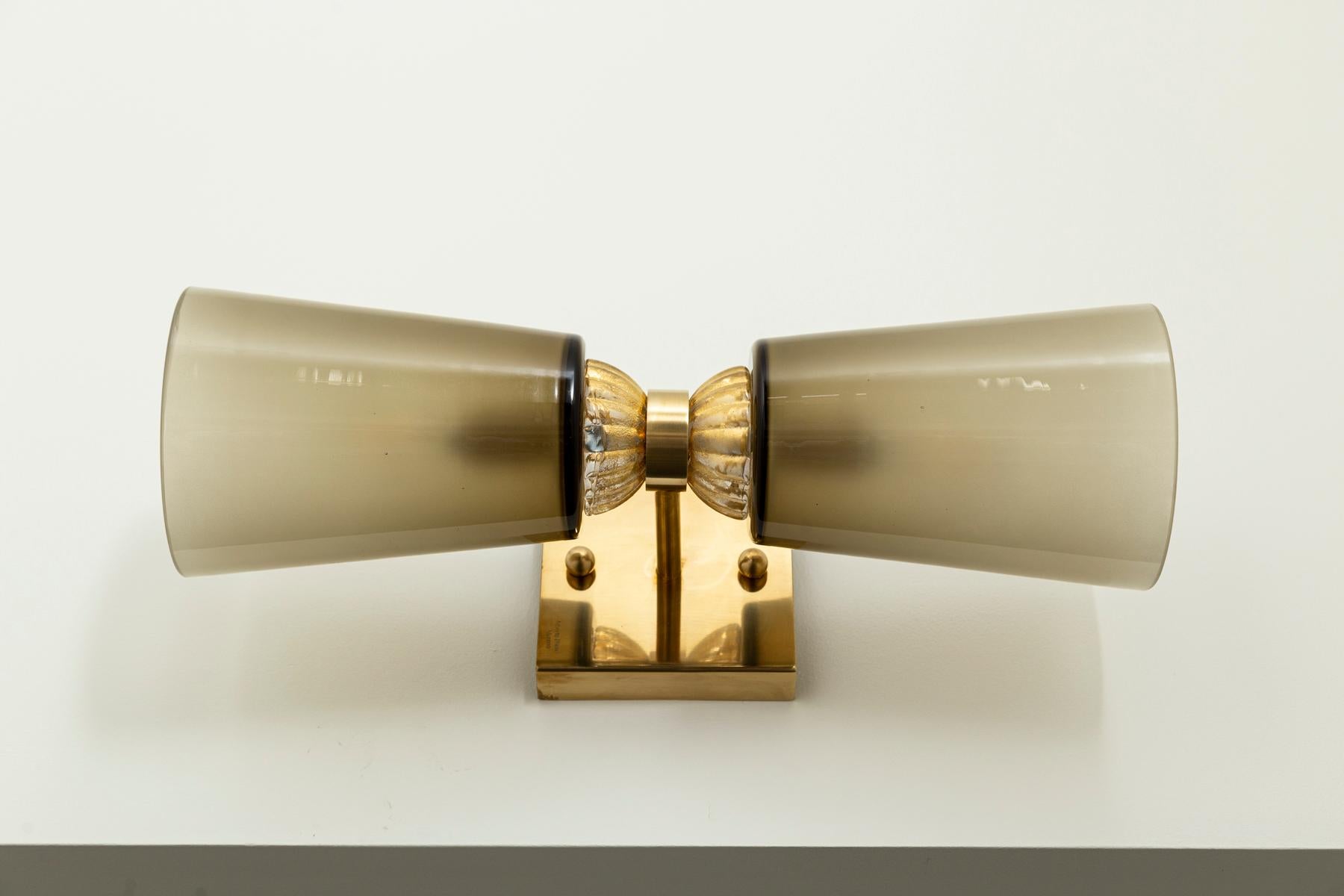 Ein Paar moderne mundgeblasene Murano-Doppelwandleuchten, Contemporary (Geblasenes Glas) im Angebot