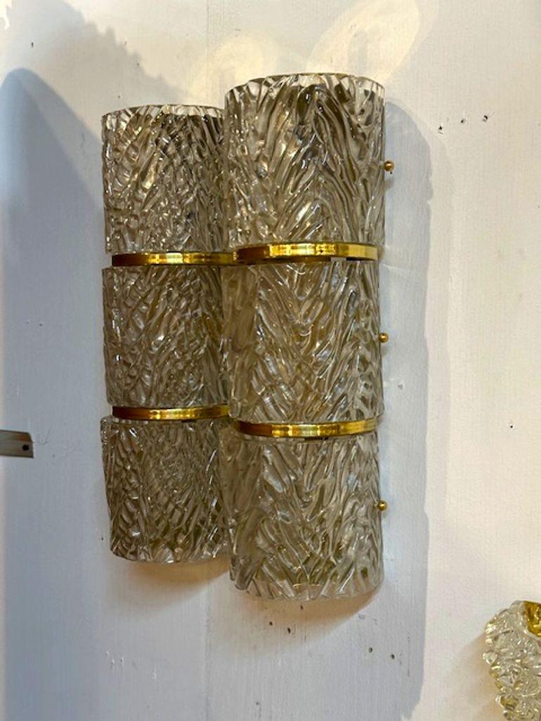 Pair of Modern Murano Wave Glass and Brass Barrel Sconces In Good Condition For Sale In Dallas, TX