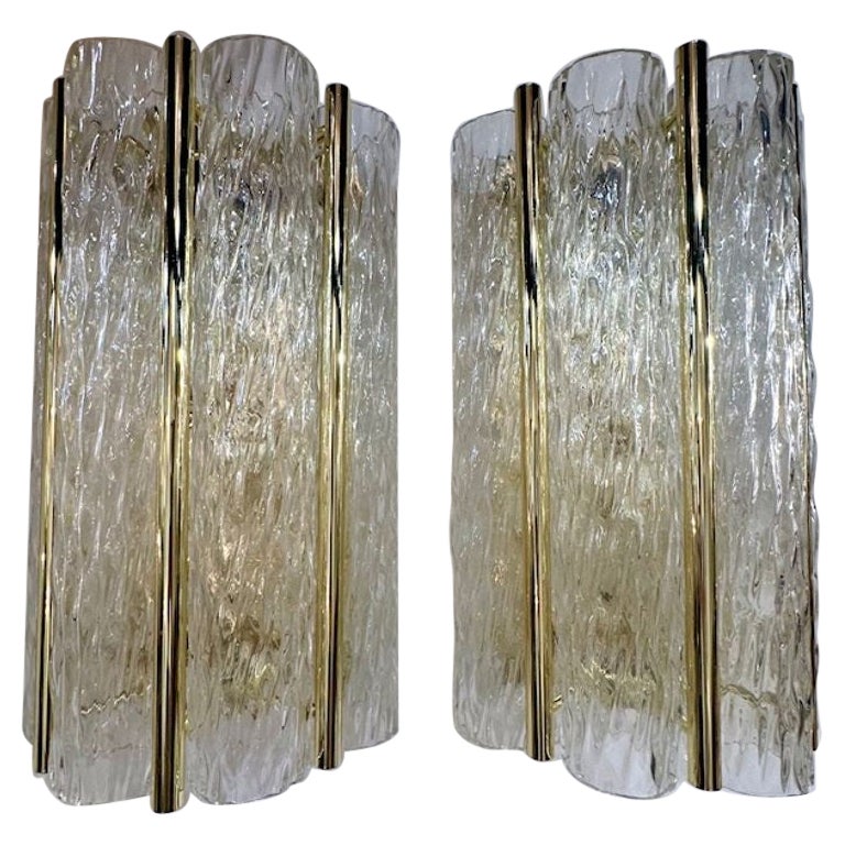 Coppia di lampade moderne in Wave Murano Glass e ottone lucido