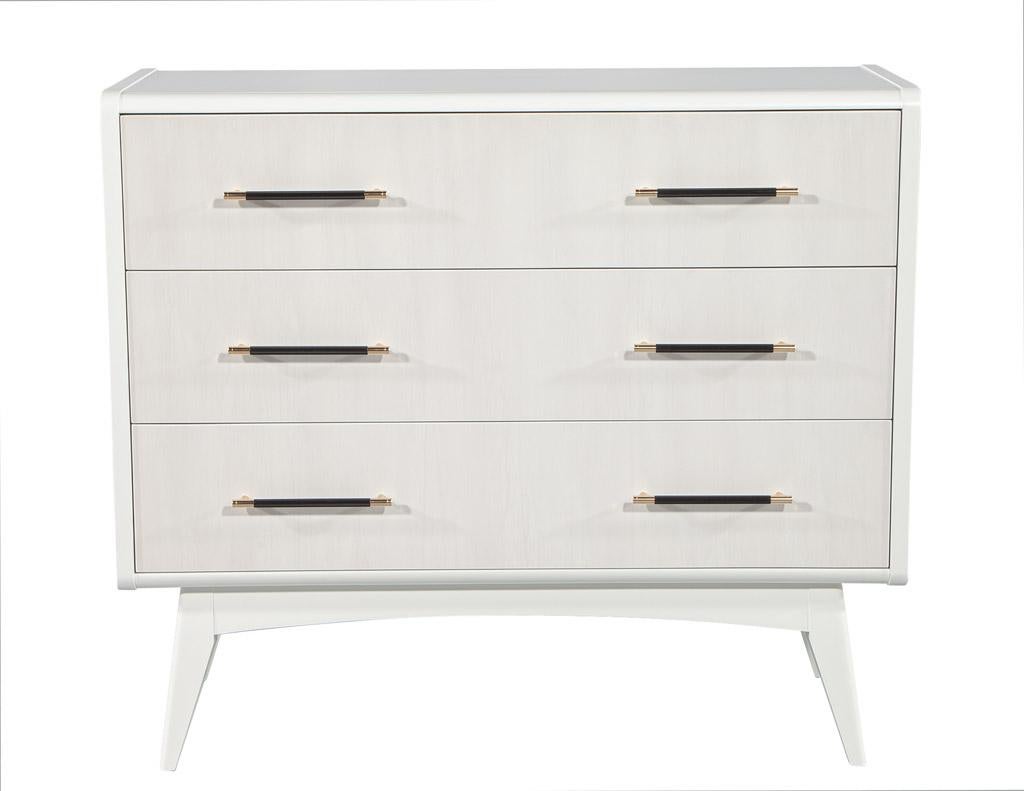 Pair of Modern Nightstand Chests of Drawers For Sale 10