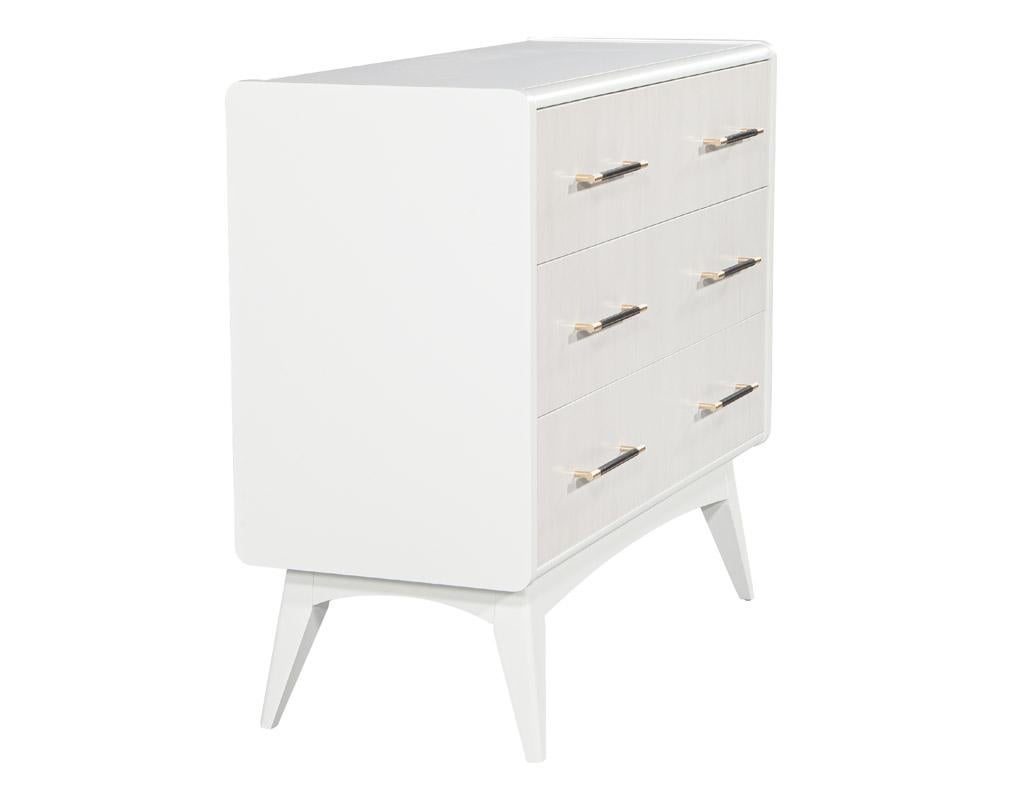 Pair of Modern Nightstand Chests of Drawers For Sale 13