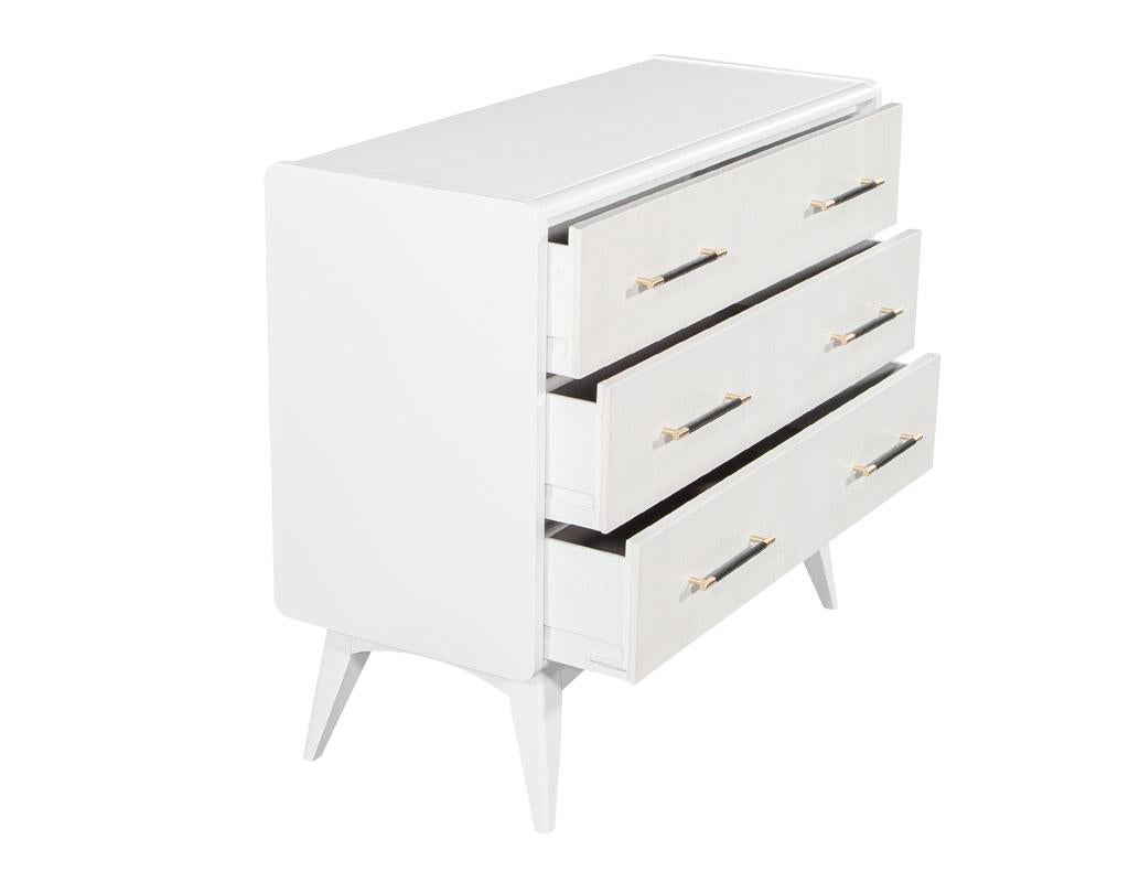 Pair of Modern Nightstand Chests of Drawers For Sale 3