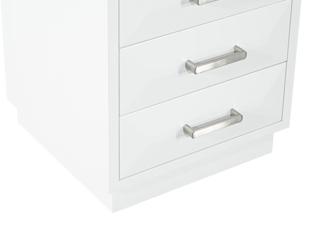 Coppia di comodini moderni in bianco di Carrocel in vendita 4