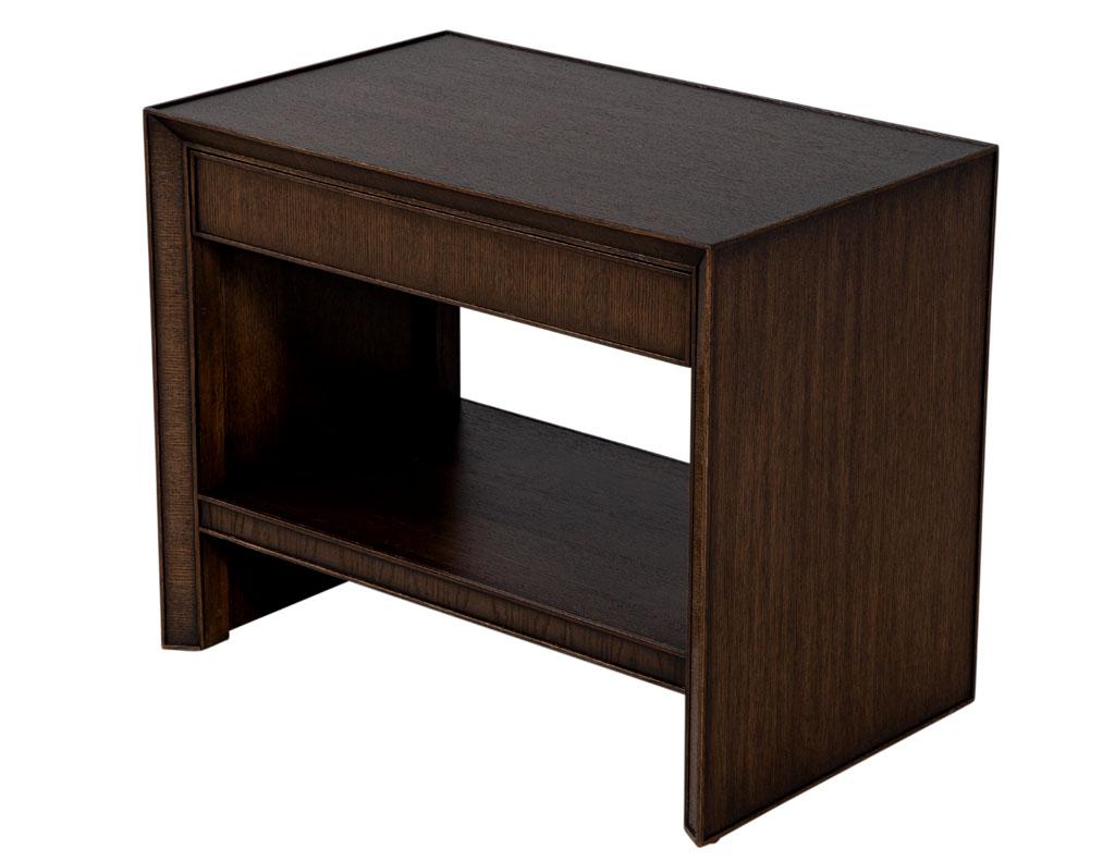 Paar Modern Oak Nightstand End Tables in Walnuss dunkel im Angebot 4