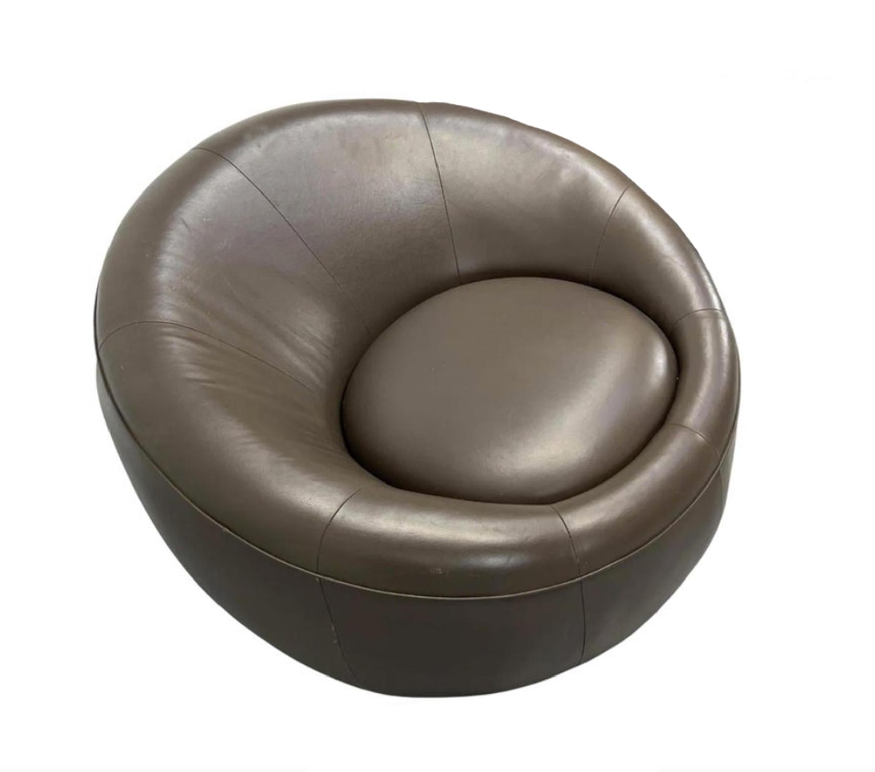 Mid-Century Modern Pair of Modern Orb Pod Biomorphic Brown Leather lounge chairs on Swivel bases
