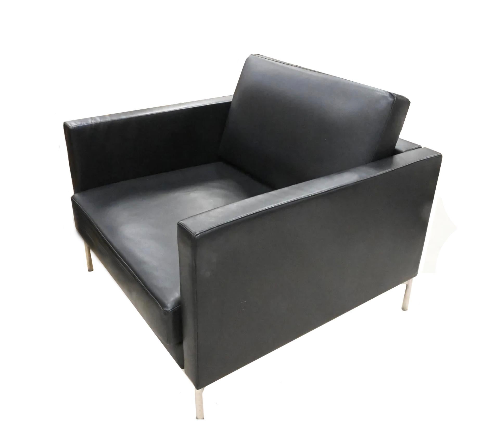 Contemporary Pair of Modern Piero Lissoni for Knoll Divina Club Lounge Chairs Black Leather For Sale