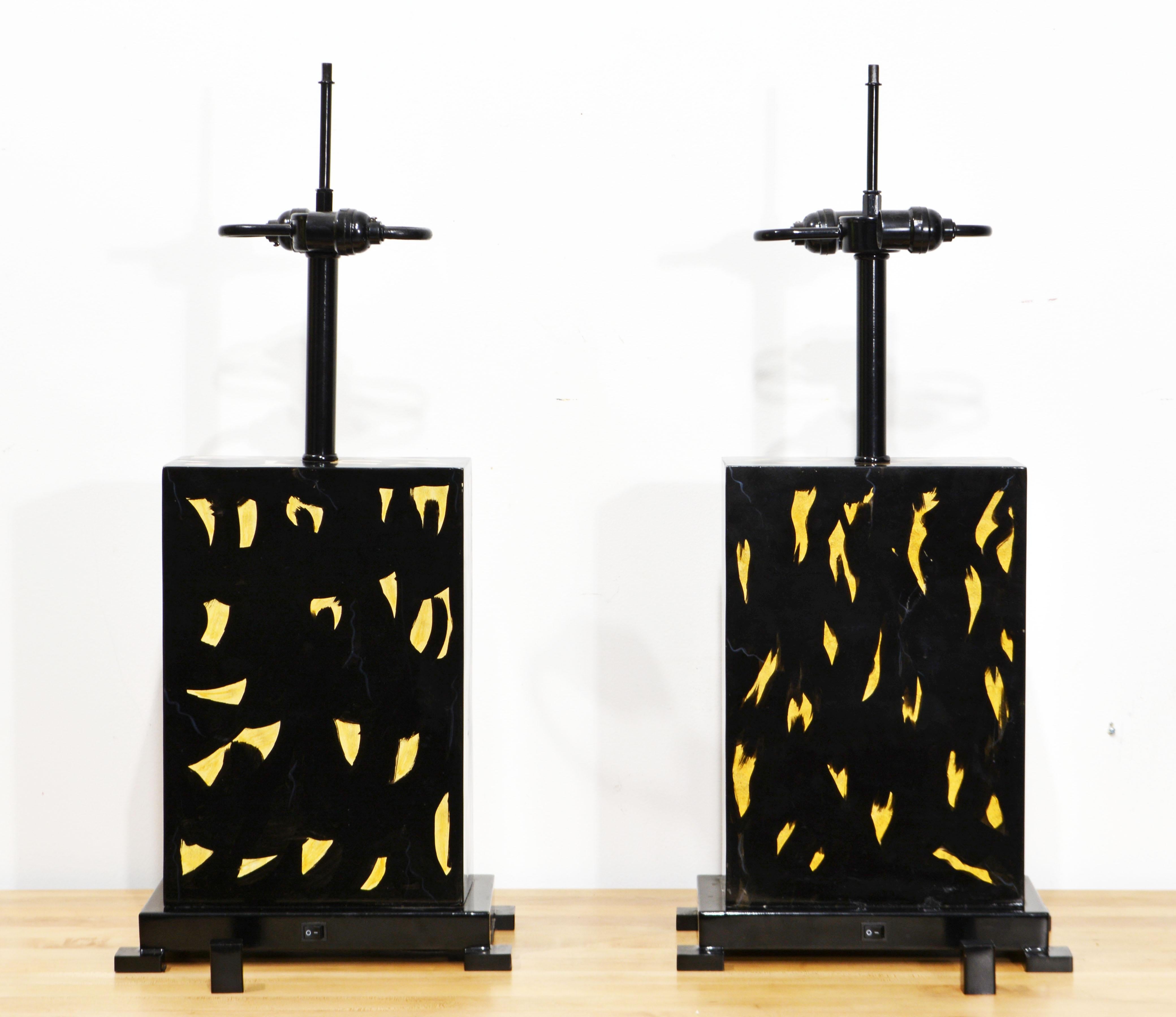 Pair of Archit Rectangular Lacquered Tablelamps w. Abstract Experssionist Motifs In Good Condition For Sale In Ft. Lauderdale, FL
